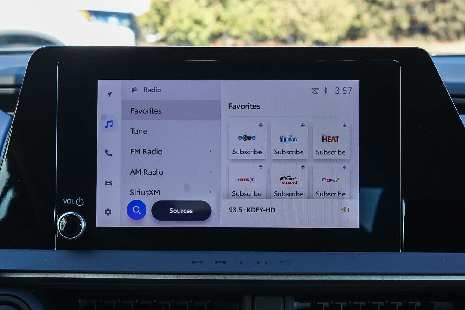 2024 Toyota Prius Prime SE - Photo 14