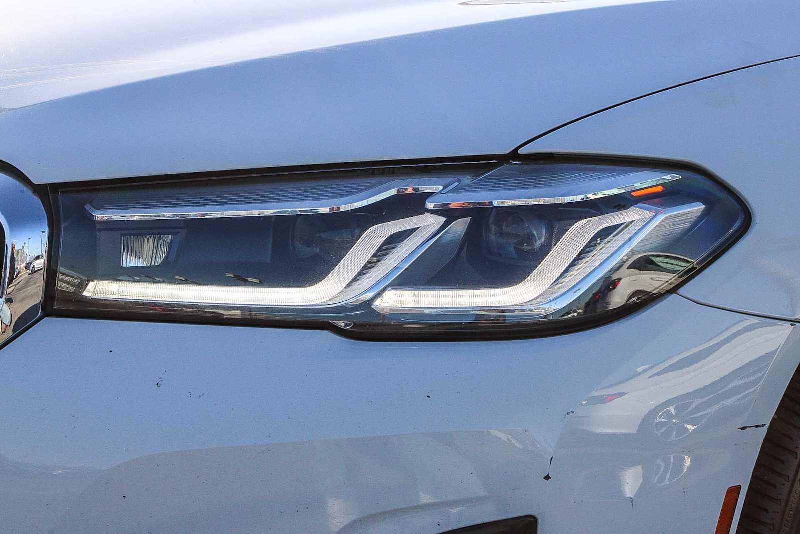 Thumbnail: 2021 BMW 5 Series - 10