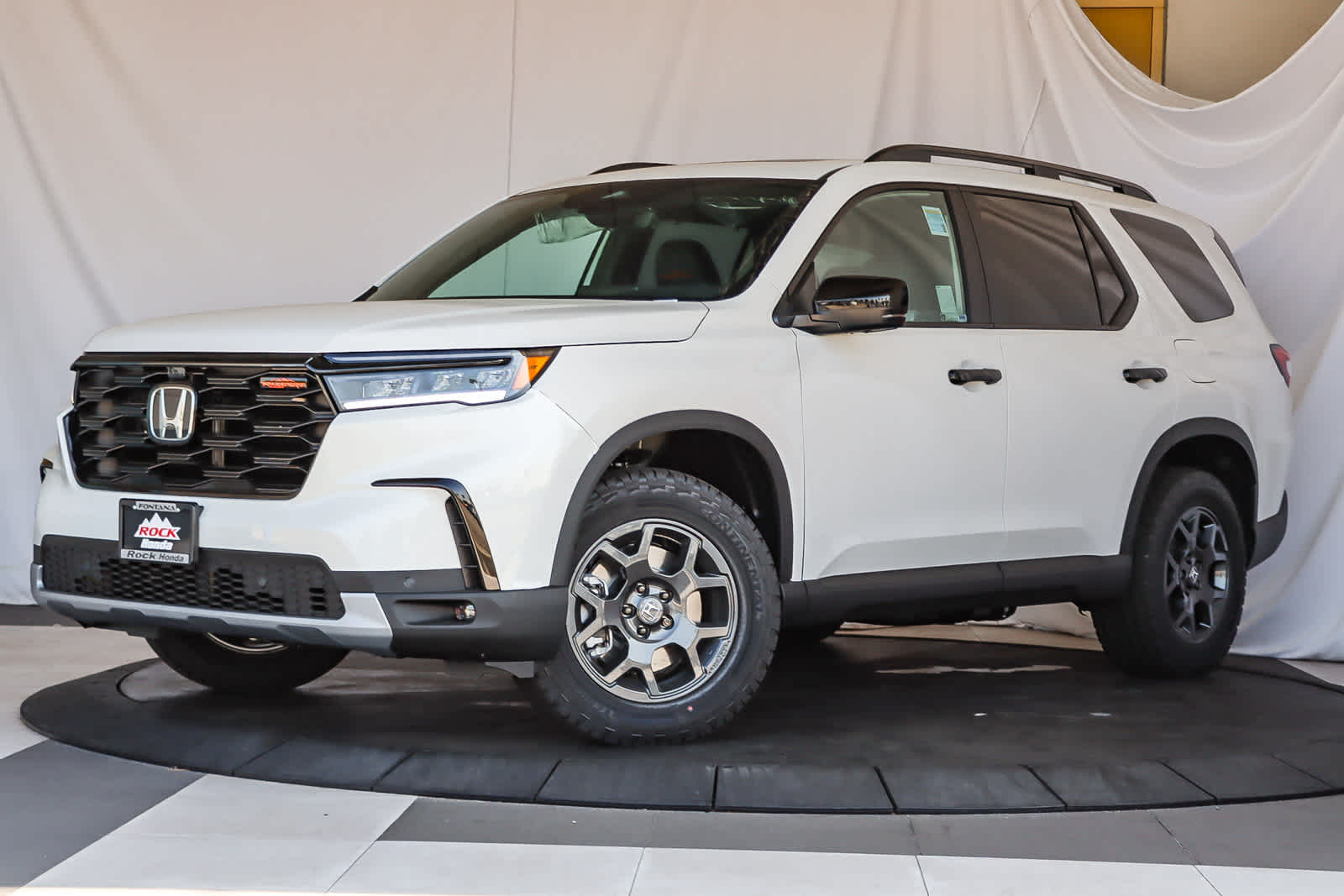 2025 Honda Pilot TrailSport Hero Image