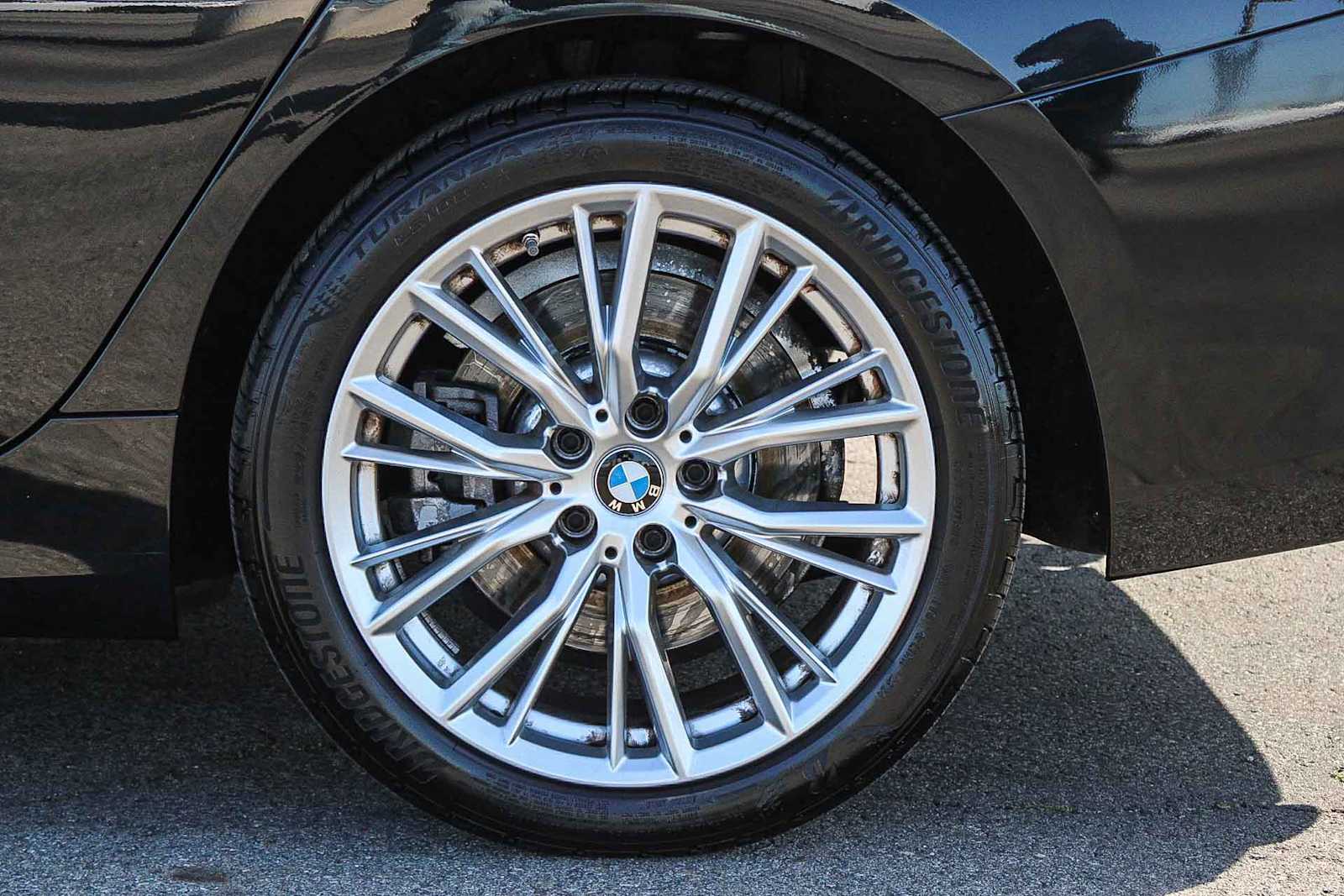 Thumbnail: 2024 BMW 3 Series - 8