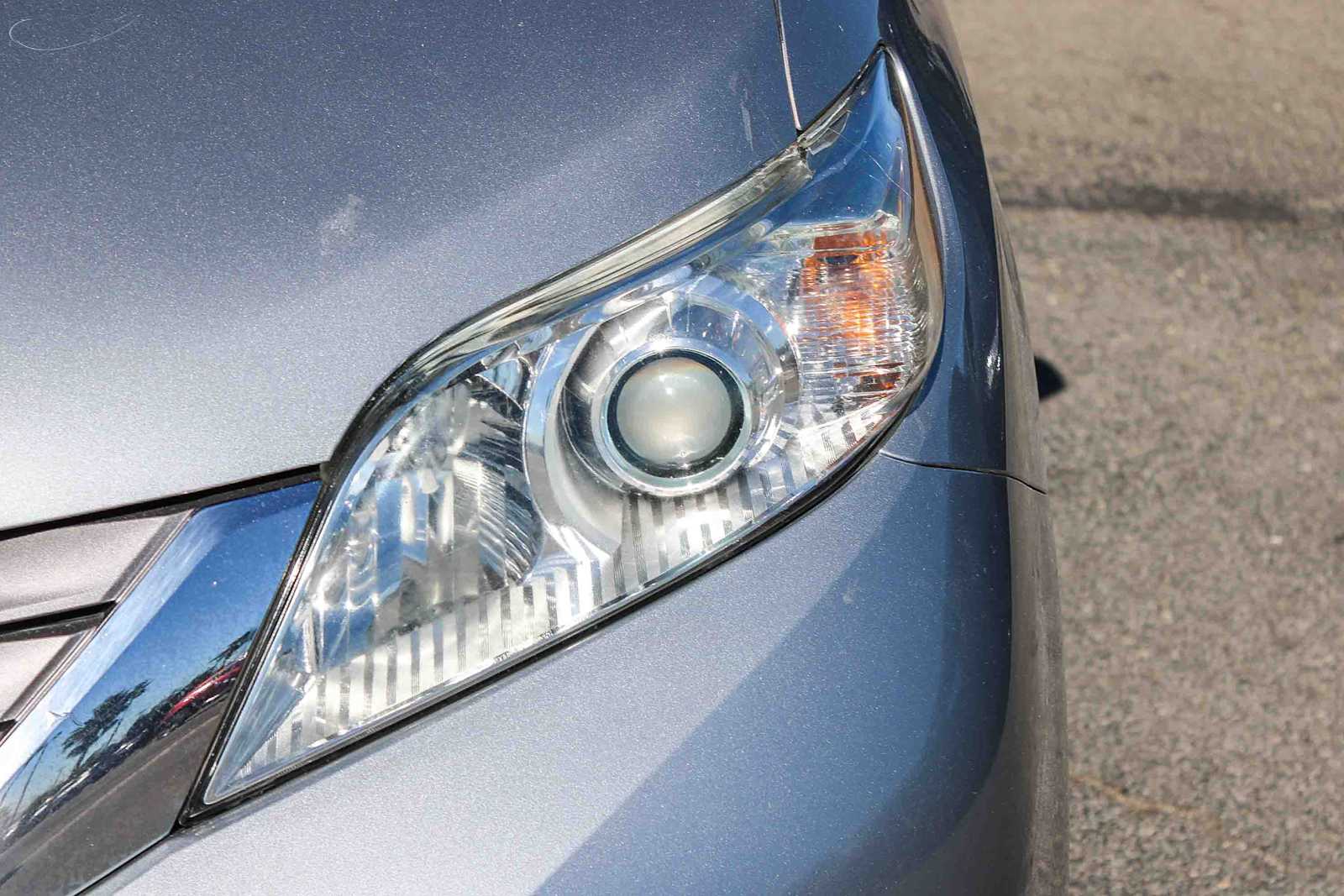 Thumbnail: 2016 Toyota Sienna - 10