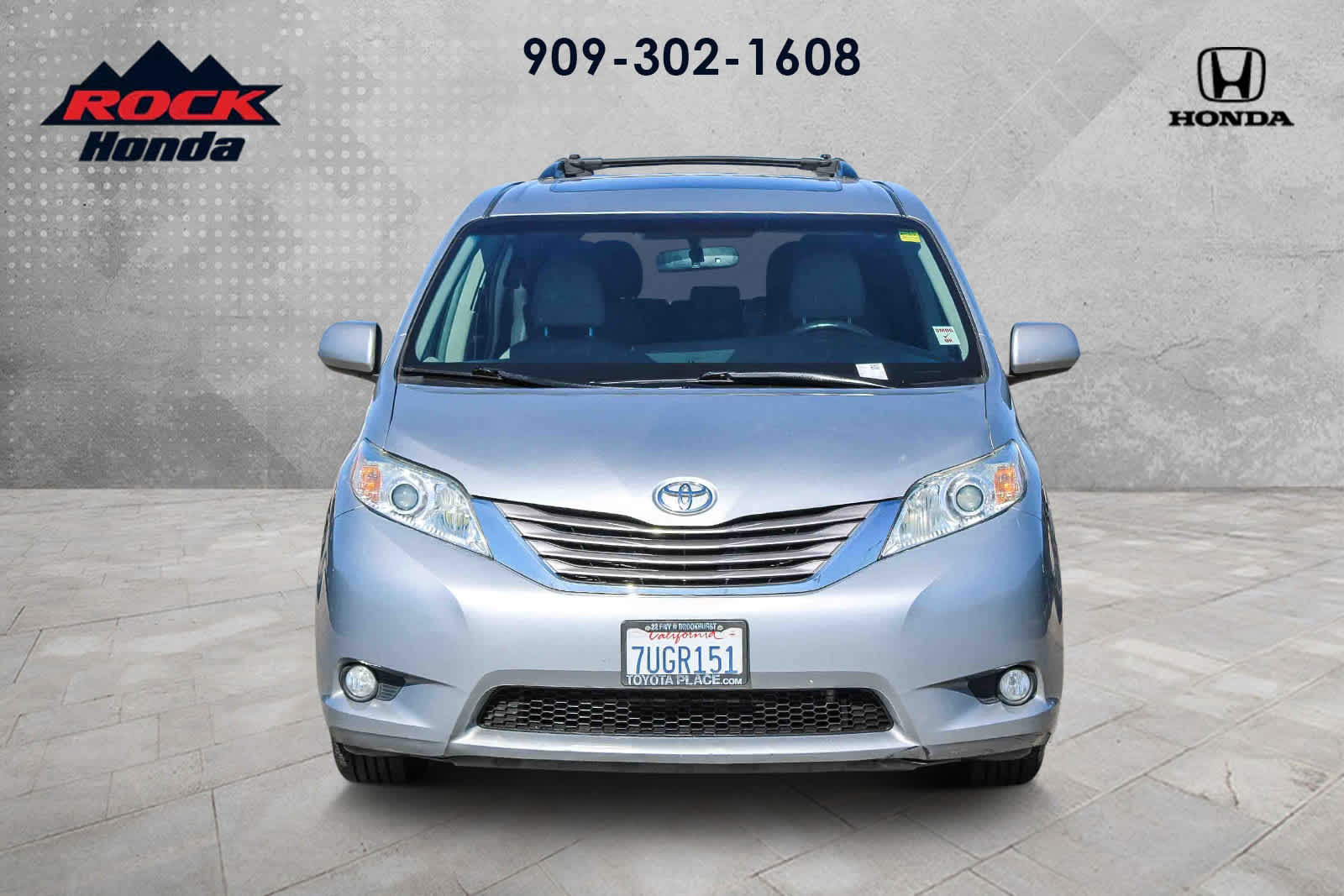 Thumbnail: 2016 Toyota Sienna - 2
