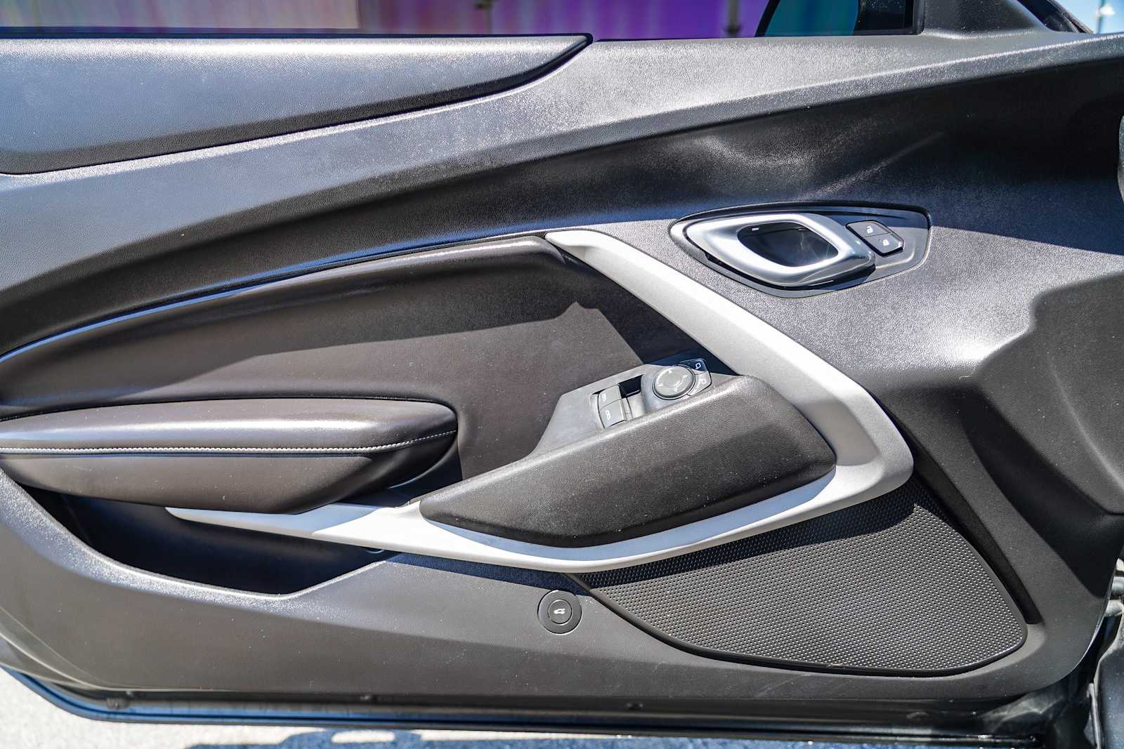Thumbnail: 2018 Chevrolet Camaro - 21