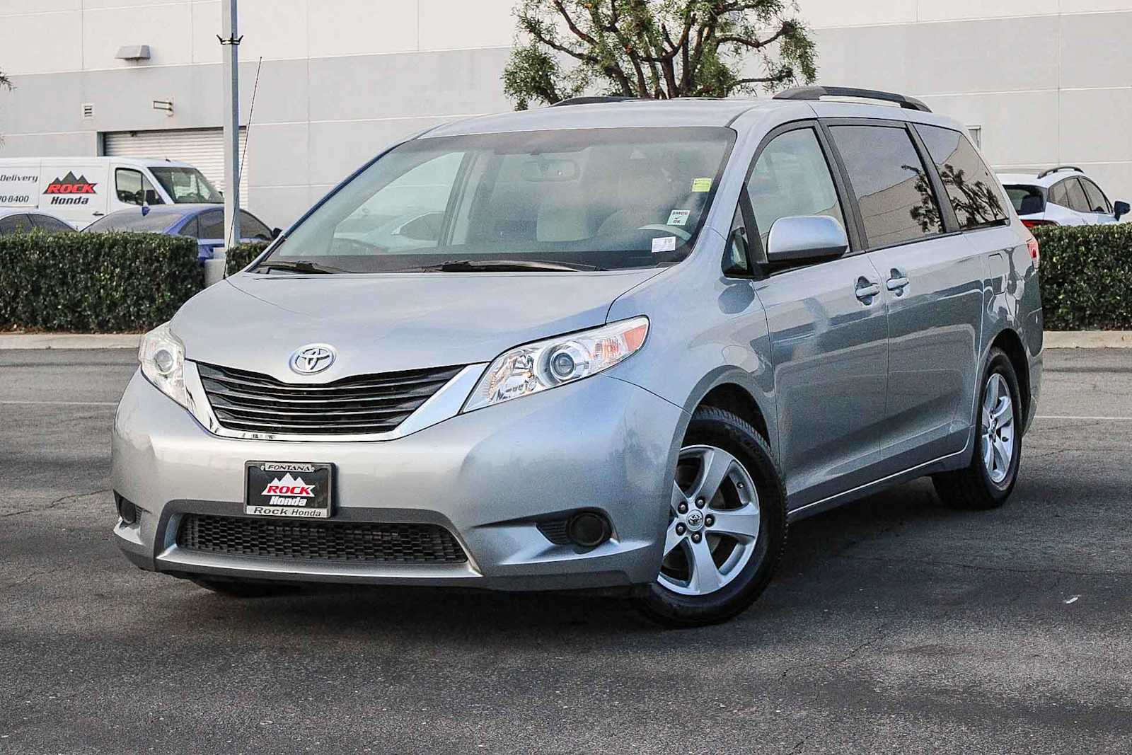 2013 Toyota Sienna LE -
                  Fontana, CA
