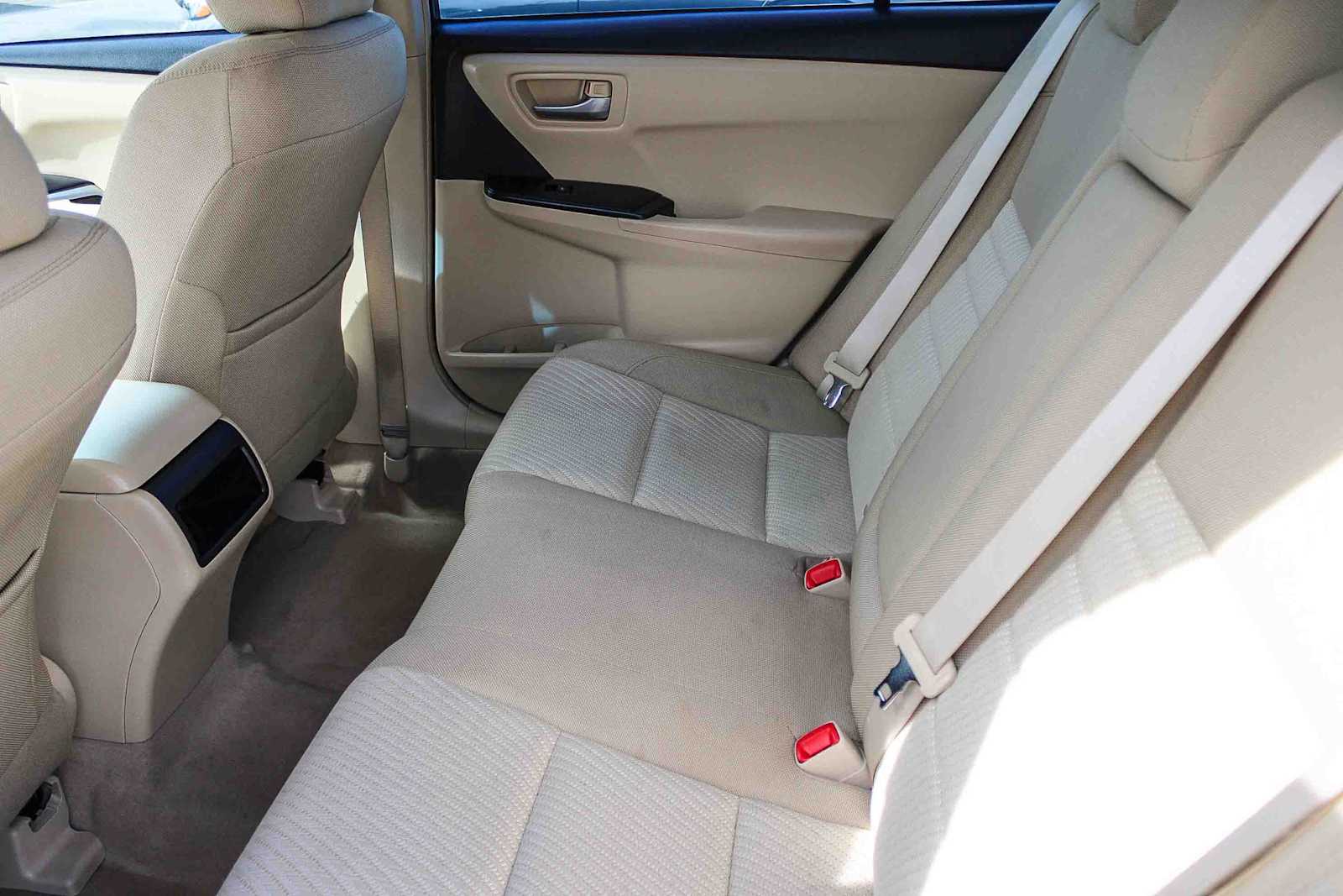 Thumbnail: 2015 Toyota Camry - 18