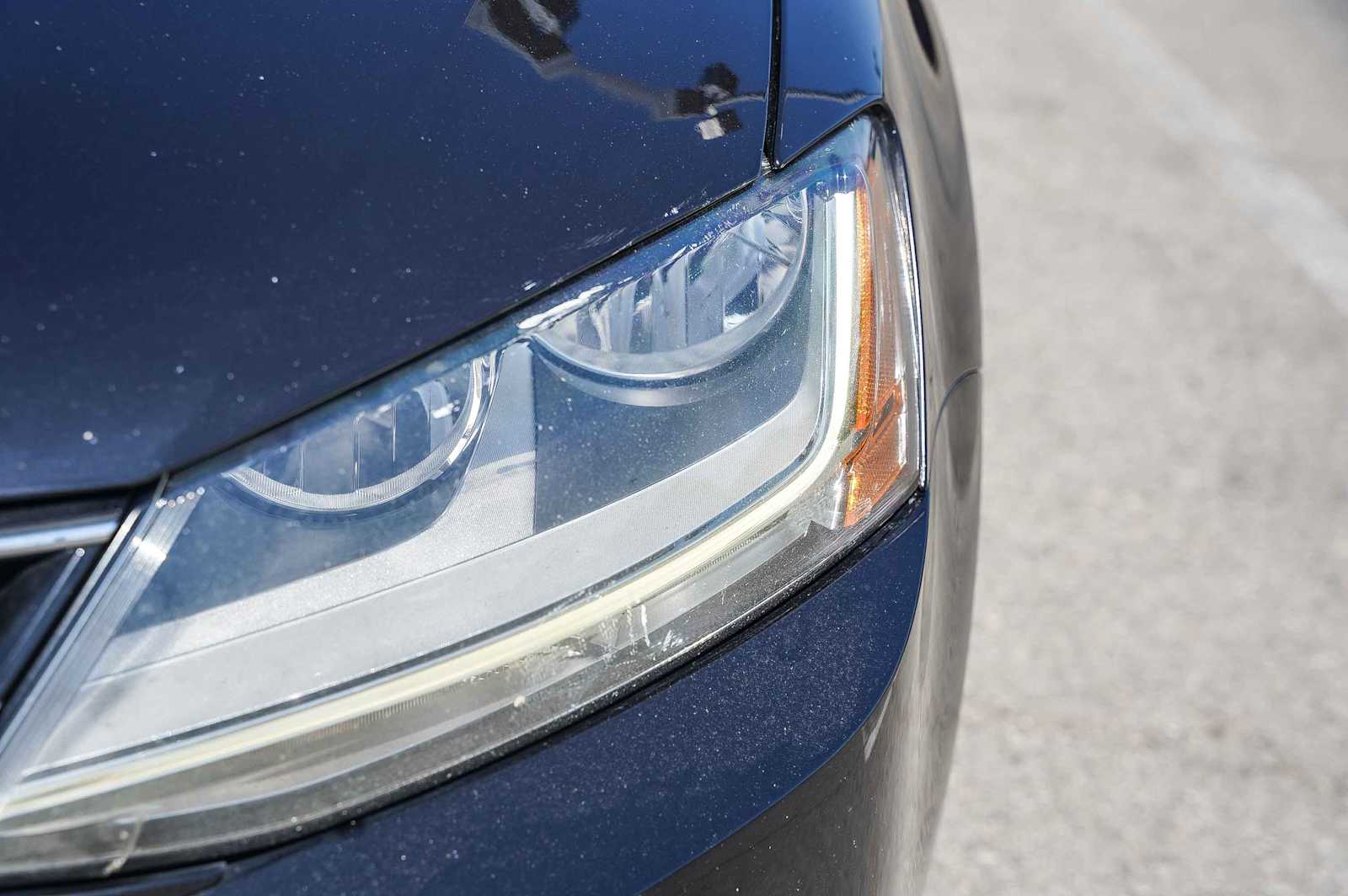 Thumbnail: 2017 Volkswagen Jetta - 10