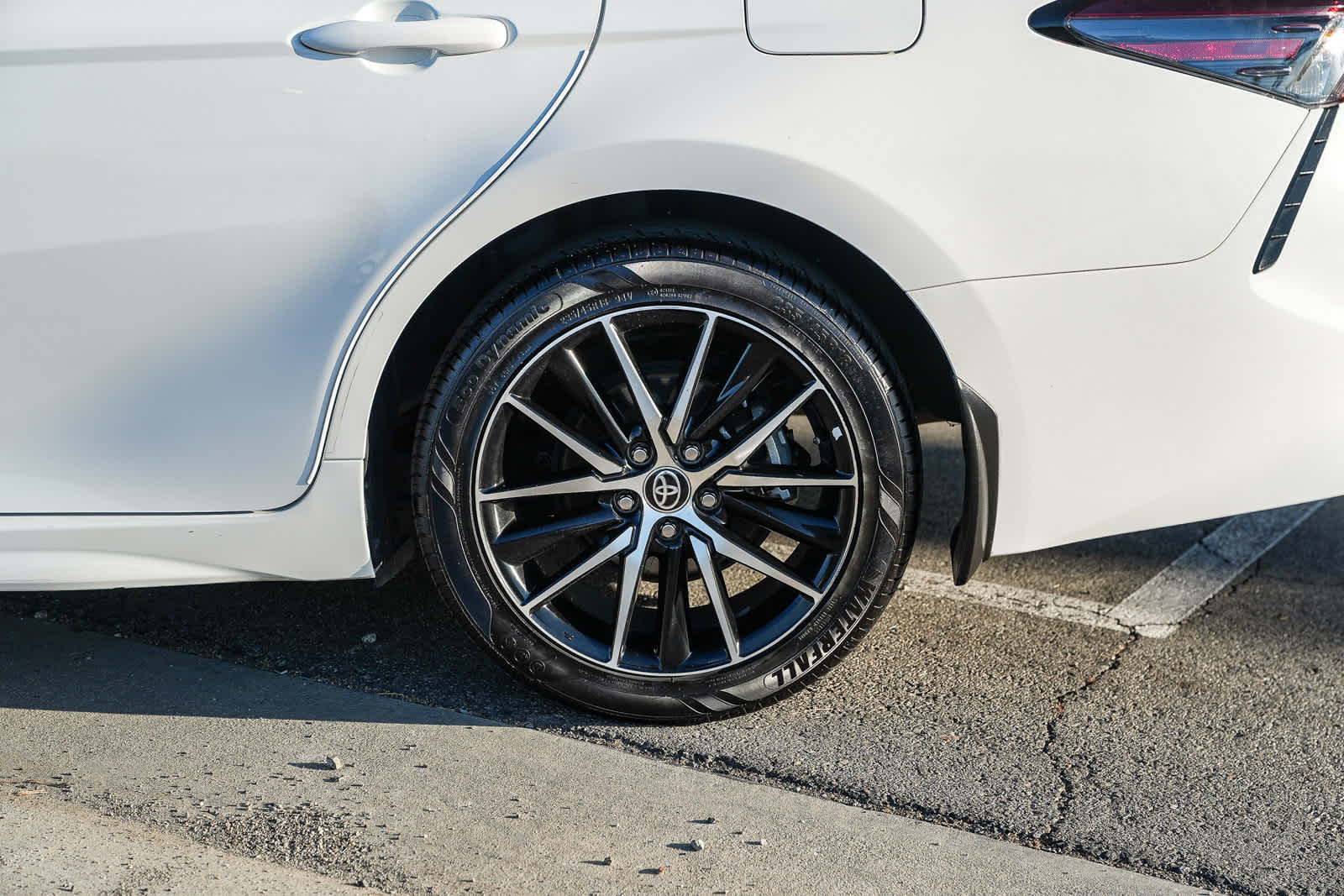 Thumbnail: 2023 Toyota Camry - 10