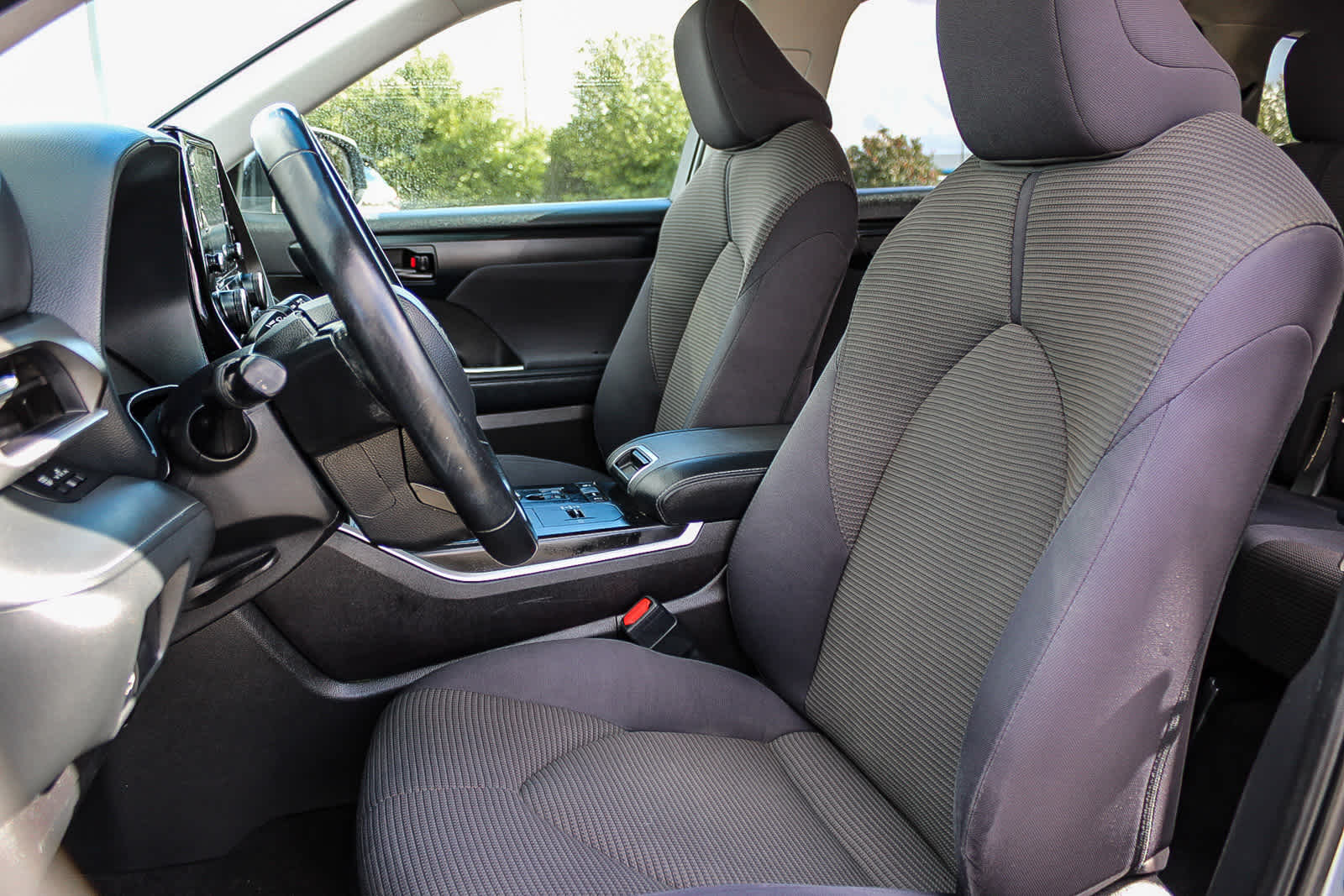 Thumbnail: 2021 Toyota Highlander - 17