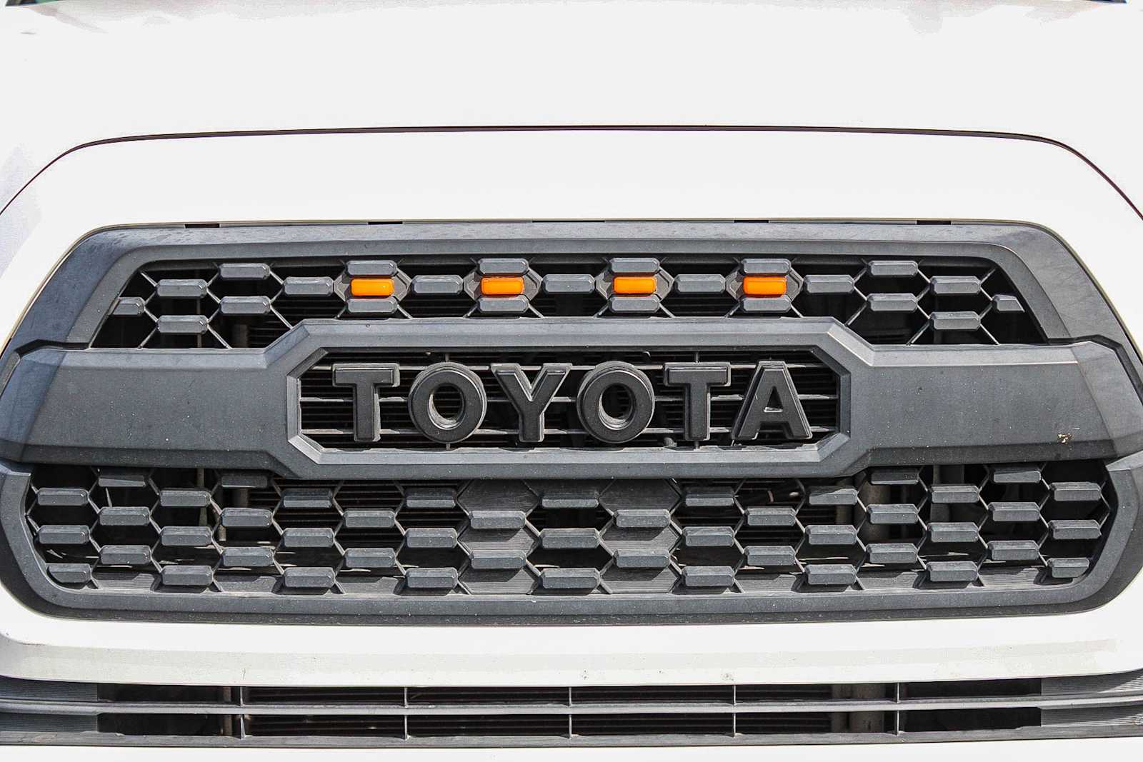 Thumbnail: 2017 Toyota Tacoma - 11