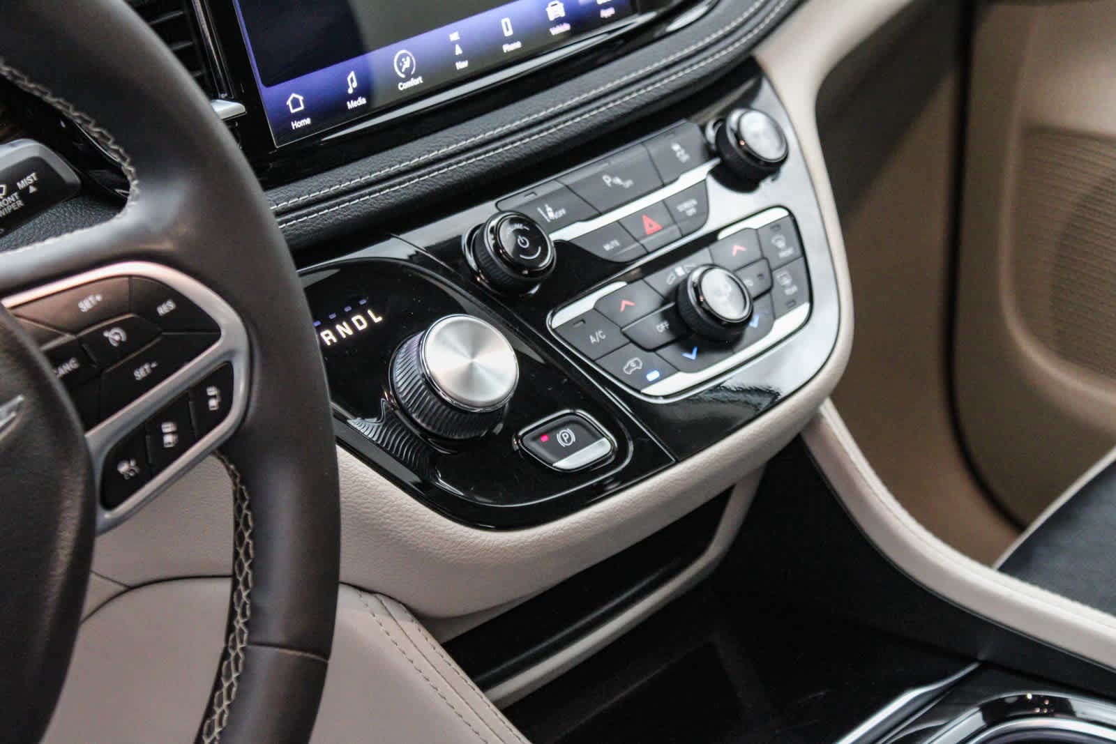 2023 Chrysler Pacifica Hybrid Limited 20
