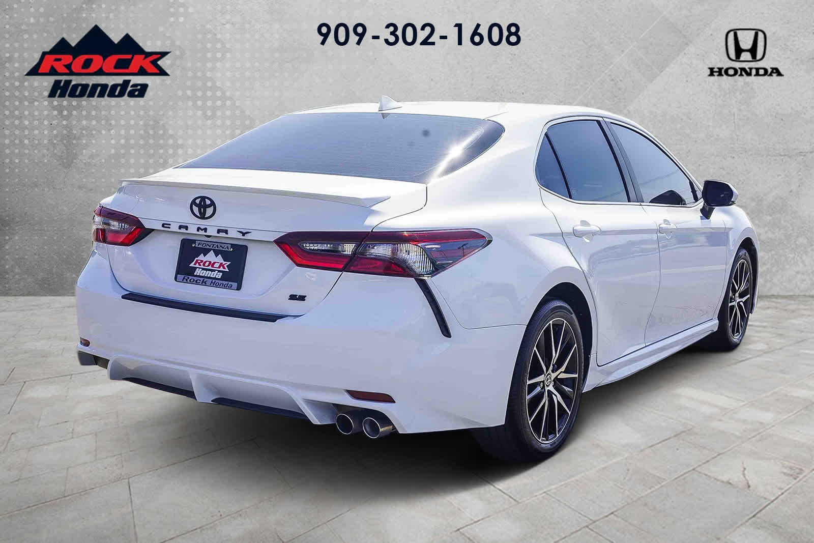 2023 Toyota Camry SE photo 4