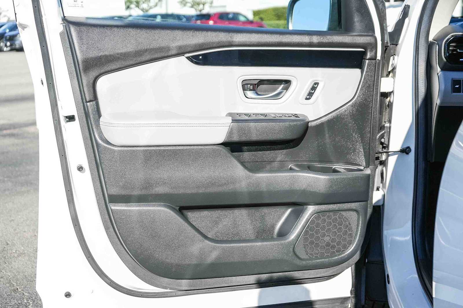 Thumbnail: 2025 Honda Pilot - 22