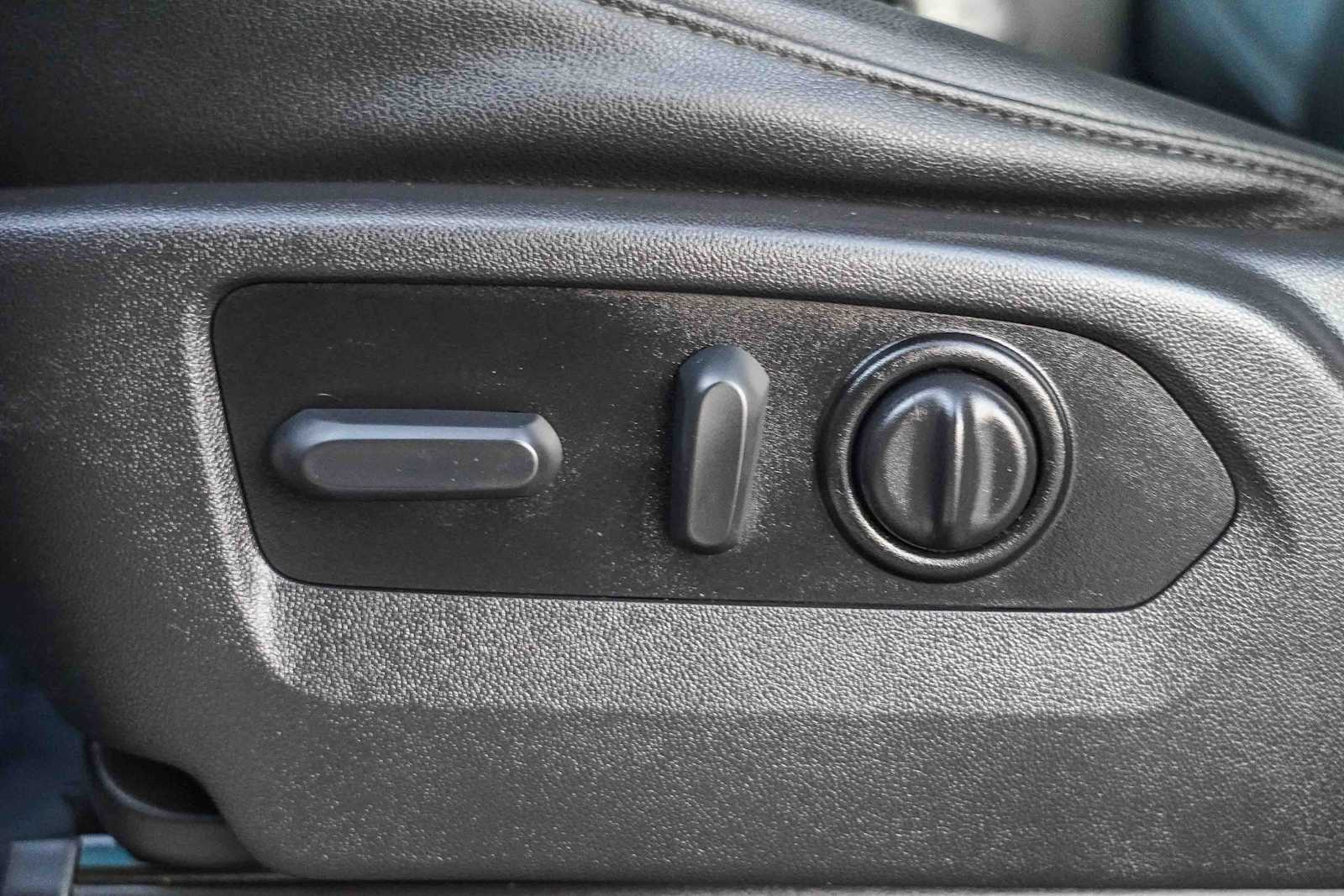 Thumbnail: 2021 Chevrolet Silverado 1500 - 19