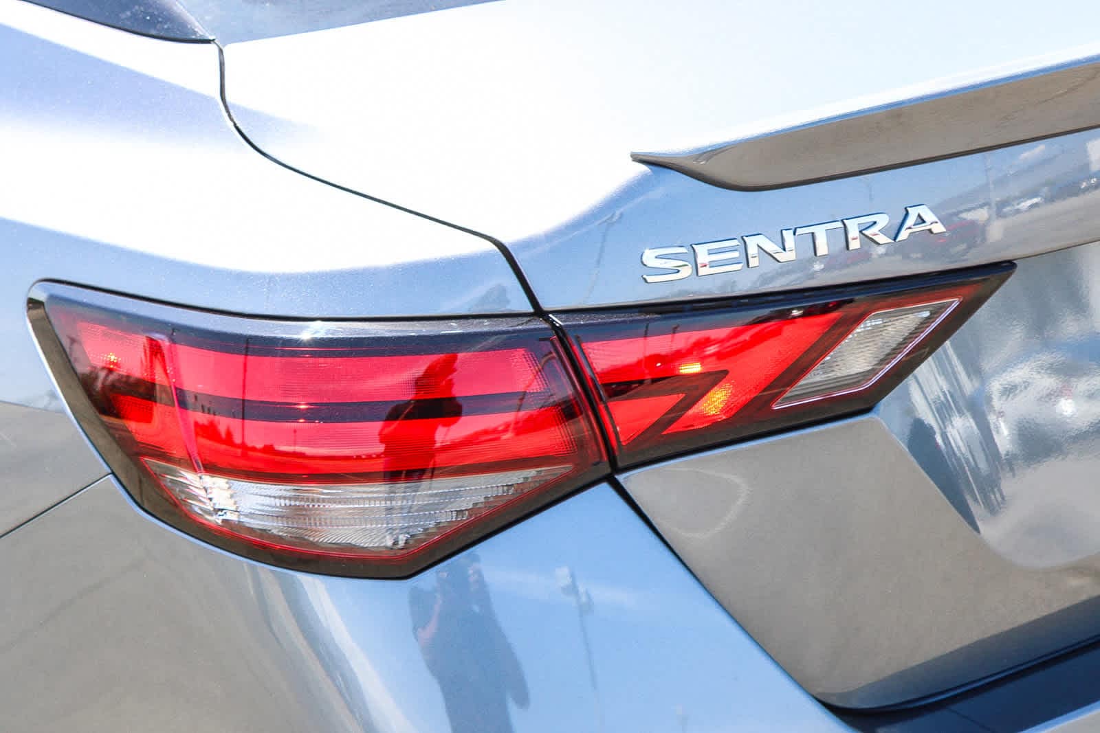 2025 Nissan Sentra SR - Photo 9