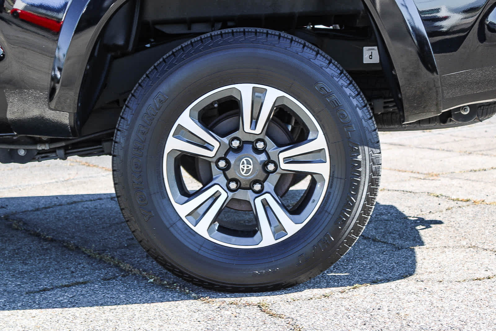 2017 Toyota Tacoma TRD Sport V6 photo 3