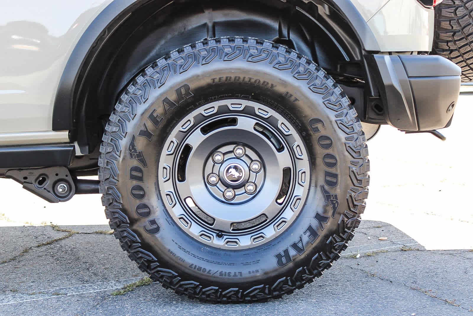 2022 Ford Bronco photo 3