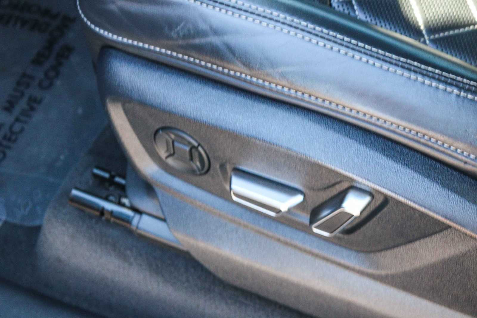 Thumbnail: 2021 Audi SQ8 - 17