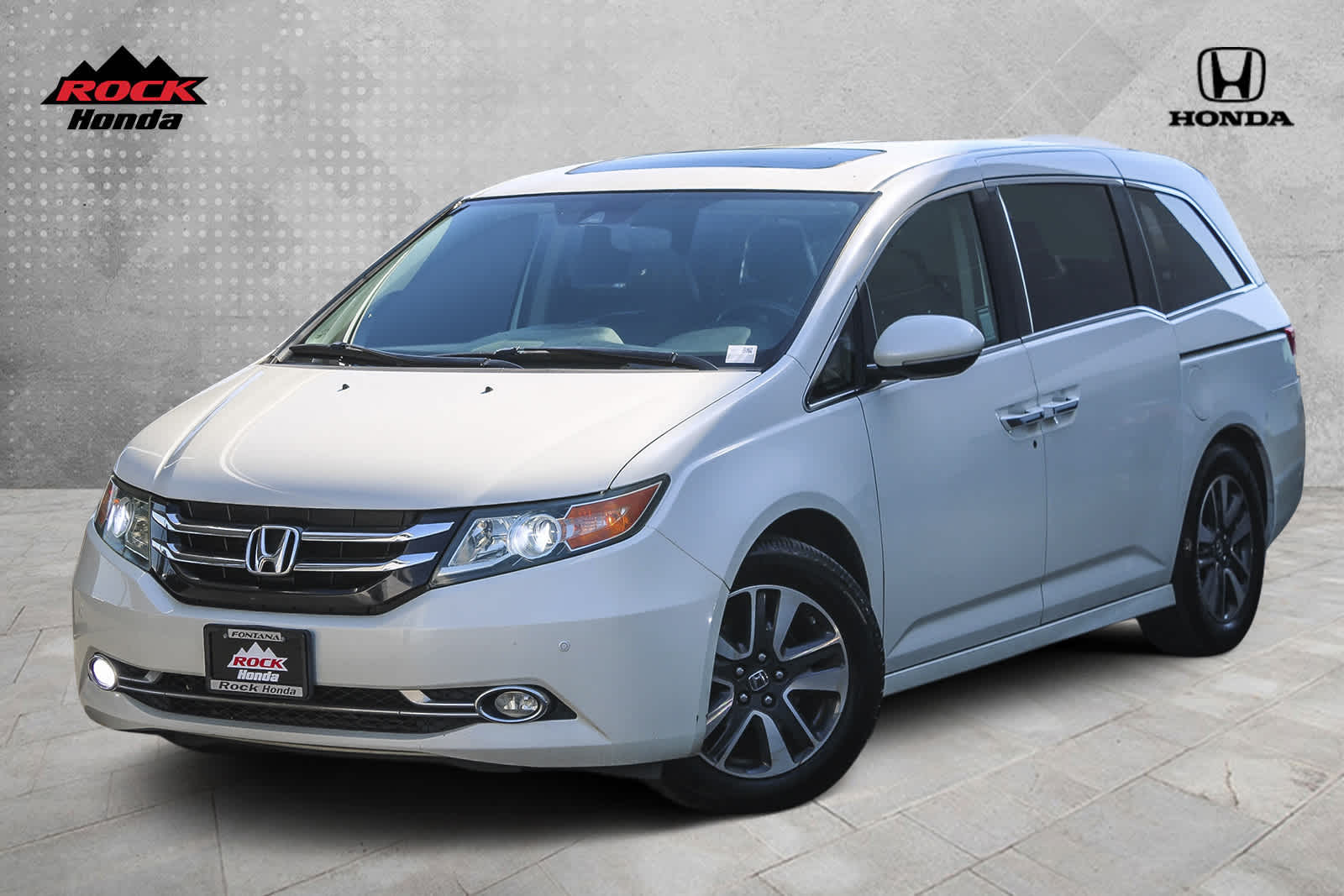 2015 Honda Odyssey Touring -
                Fontana, CA