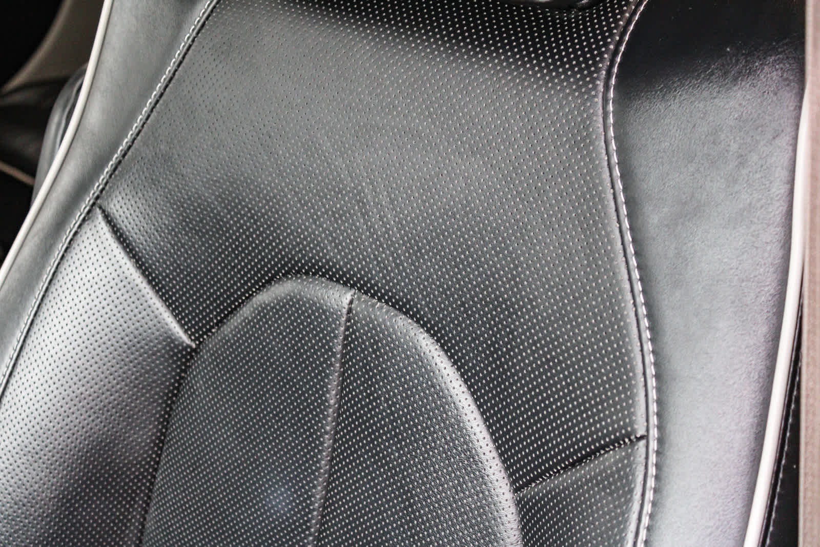 2023 Chrysler Pacifica Hybrid Limited 24