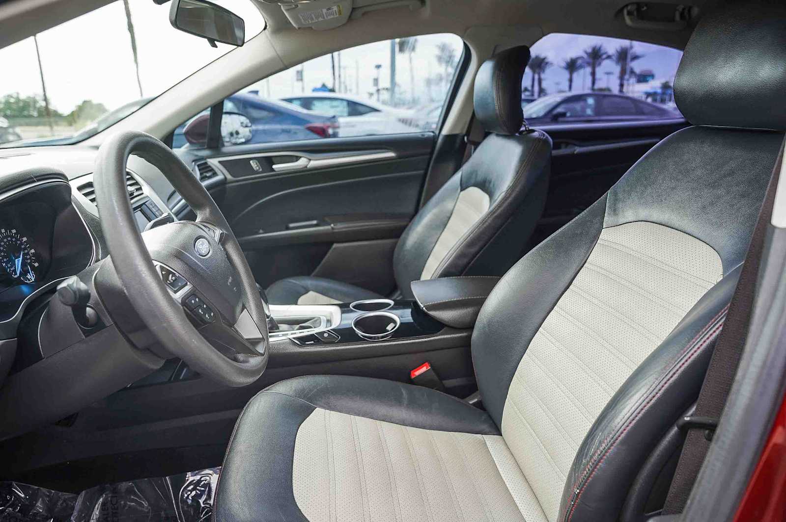 Thumbnail: 2014 Ford Fusion - 14