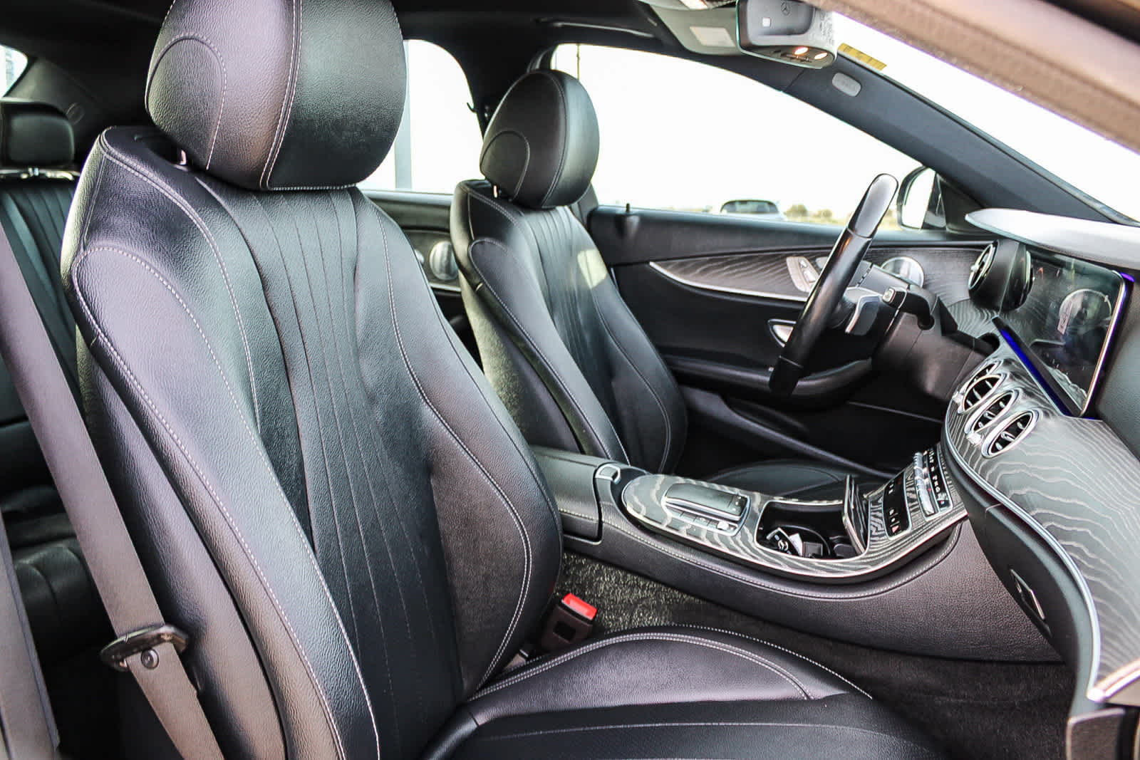 Thumbnail: 2021 Mercedes-Benz E-Class - 16