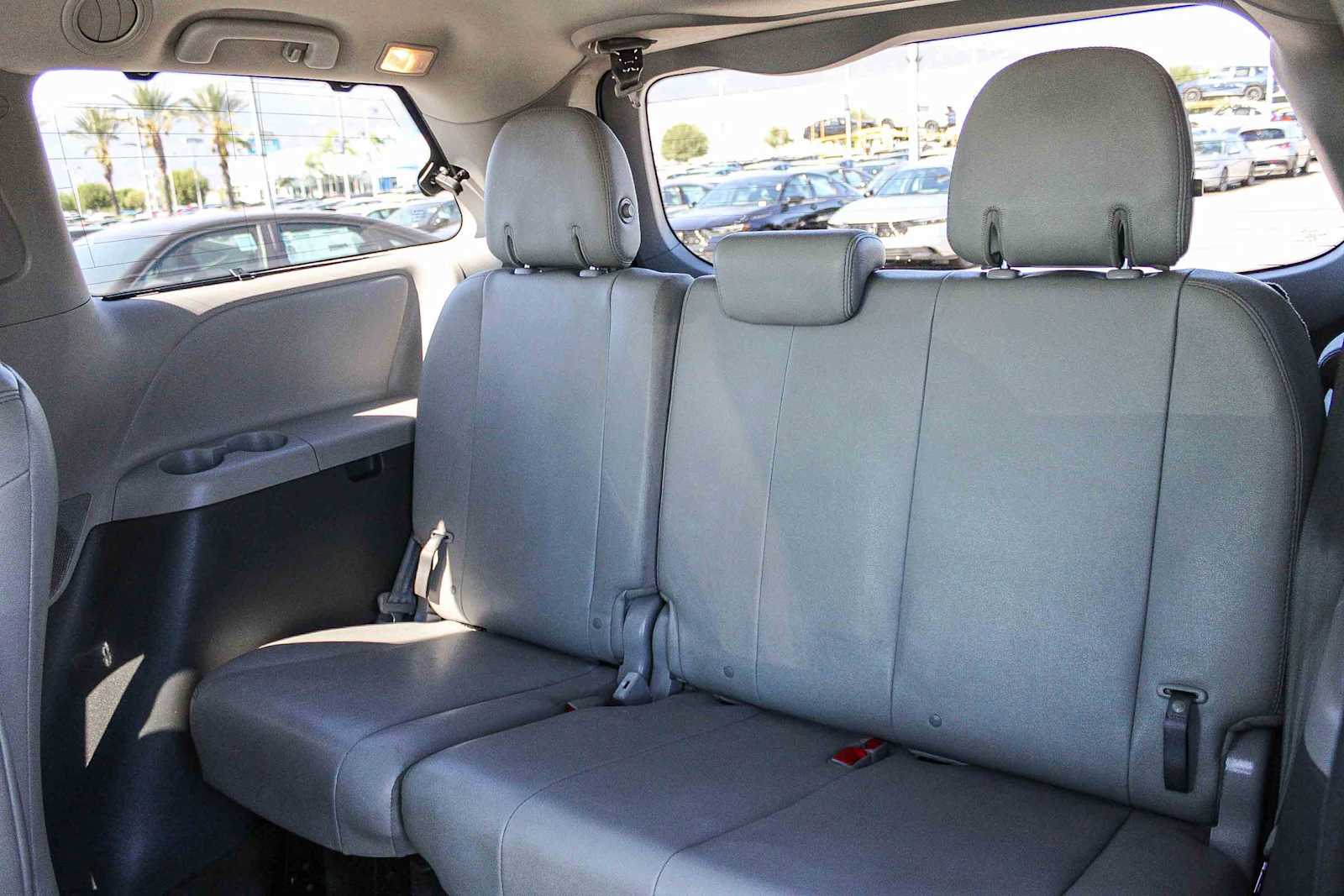 Thumbnail: 2016 Toyota Sienna - 17