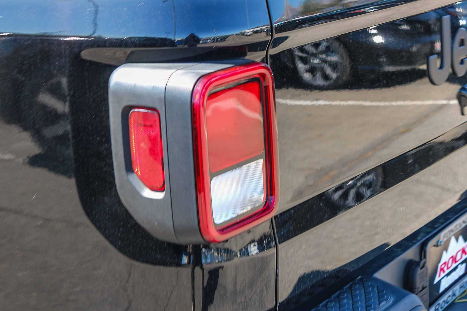 Thumbnail: 2021 Jeep Gladiator - 7