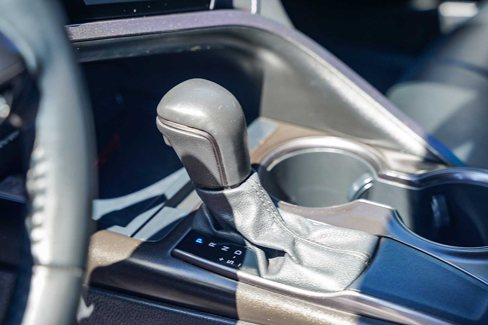 Thumbnail: 2021 Toyota Camry - 23