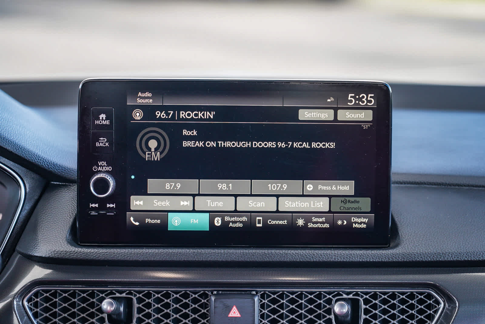 Thumbnail: 2023 Acura Integra - 14