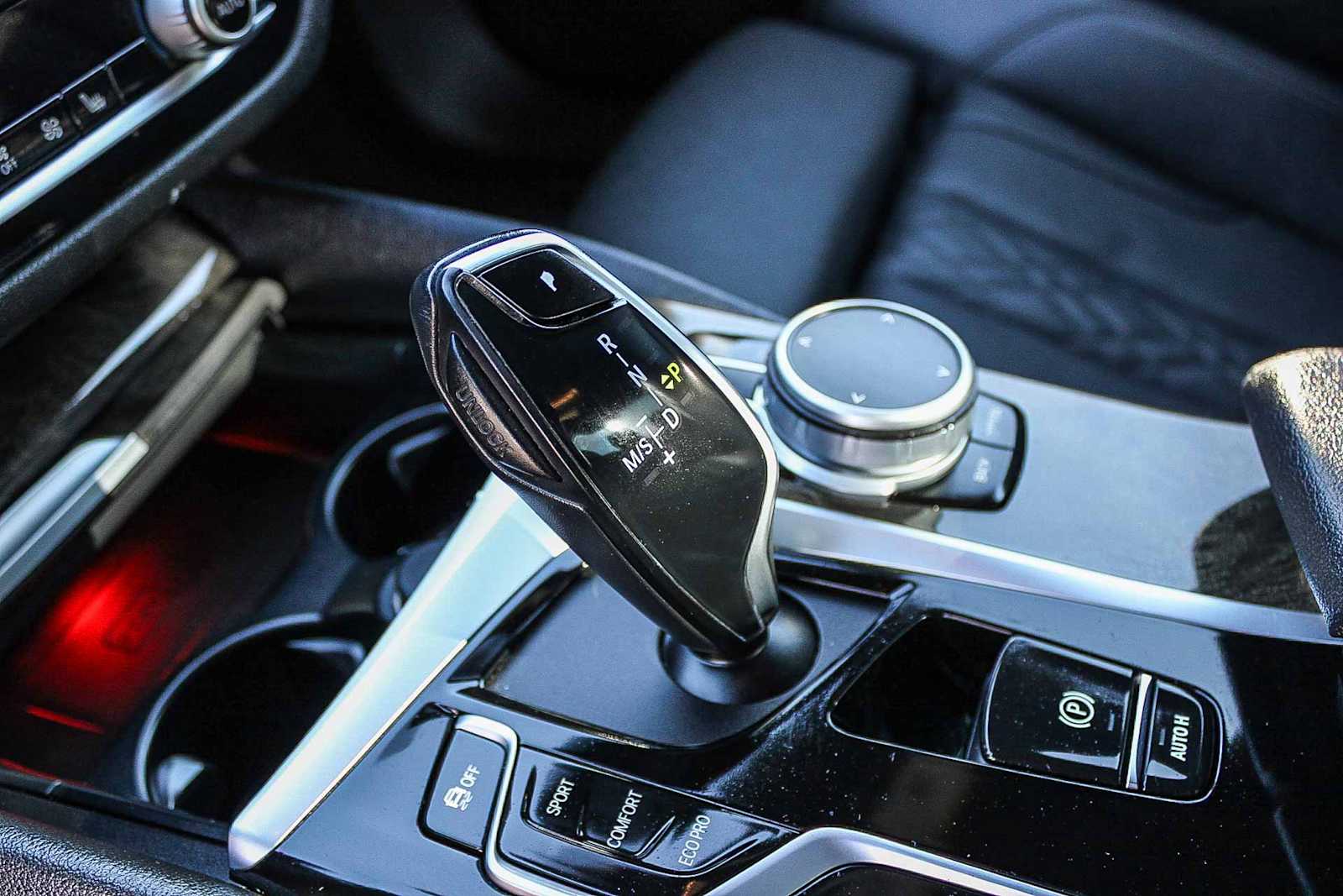 Thumbnail: 2021 BMW 5 Series - 18