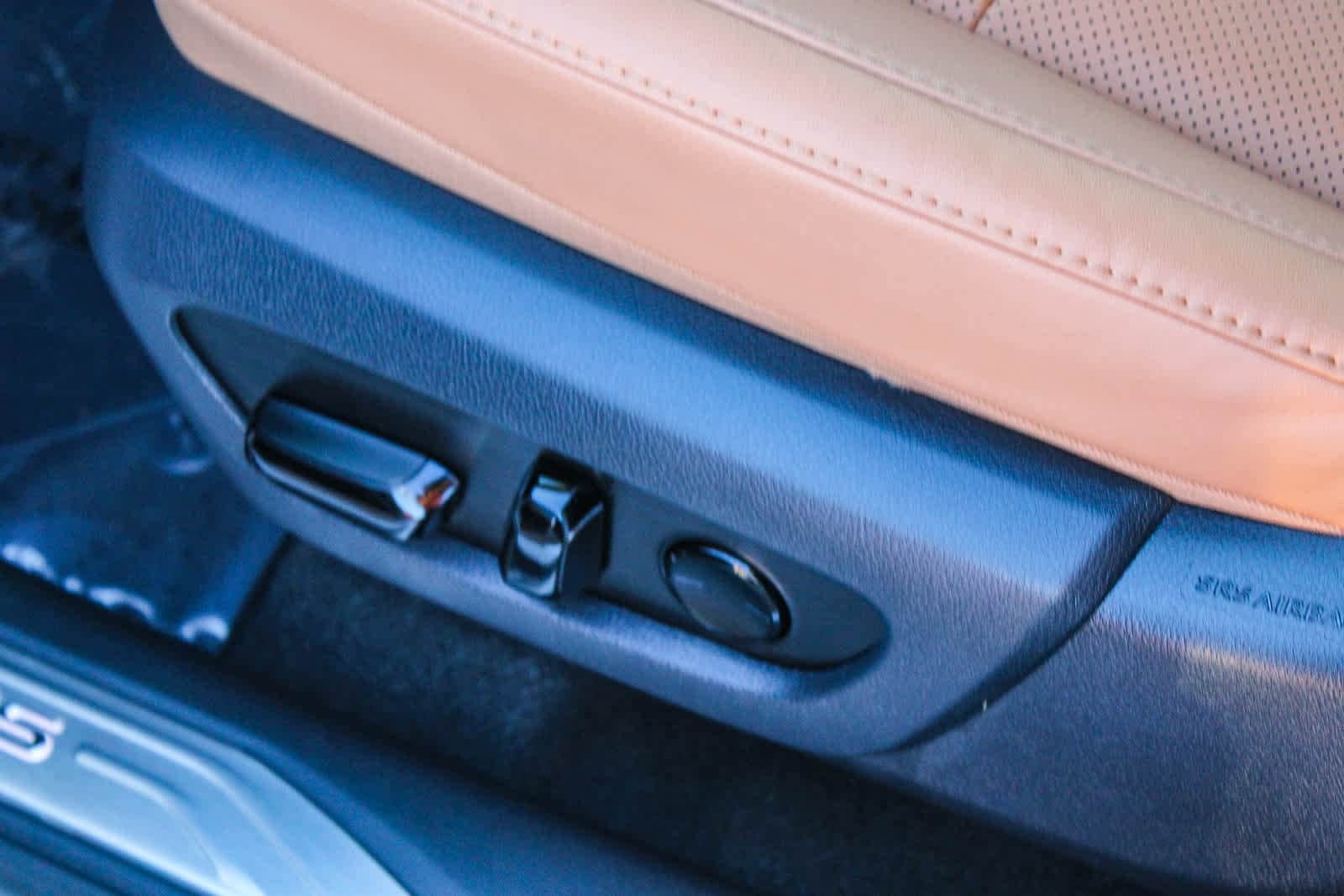 Thumbnail: 2025 Lexus RX - 22