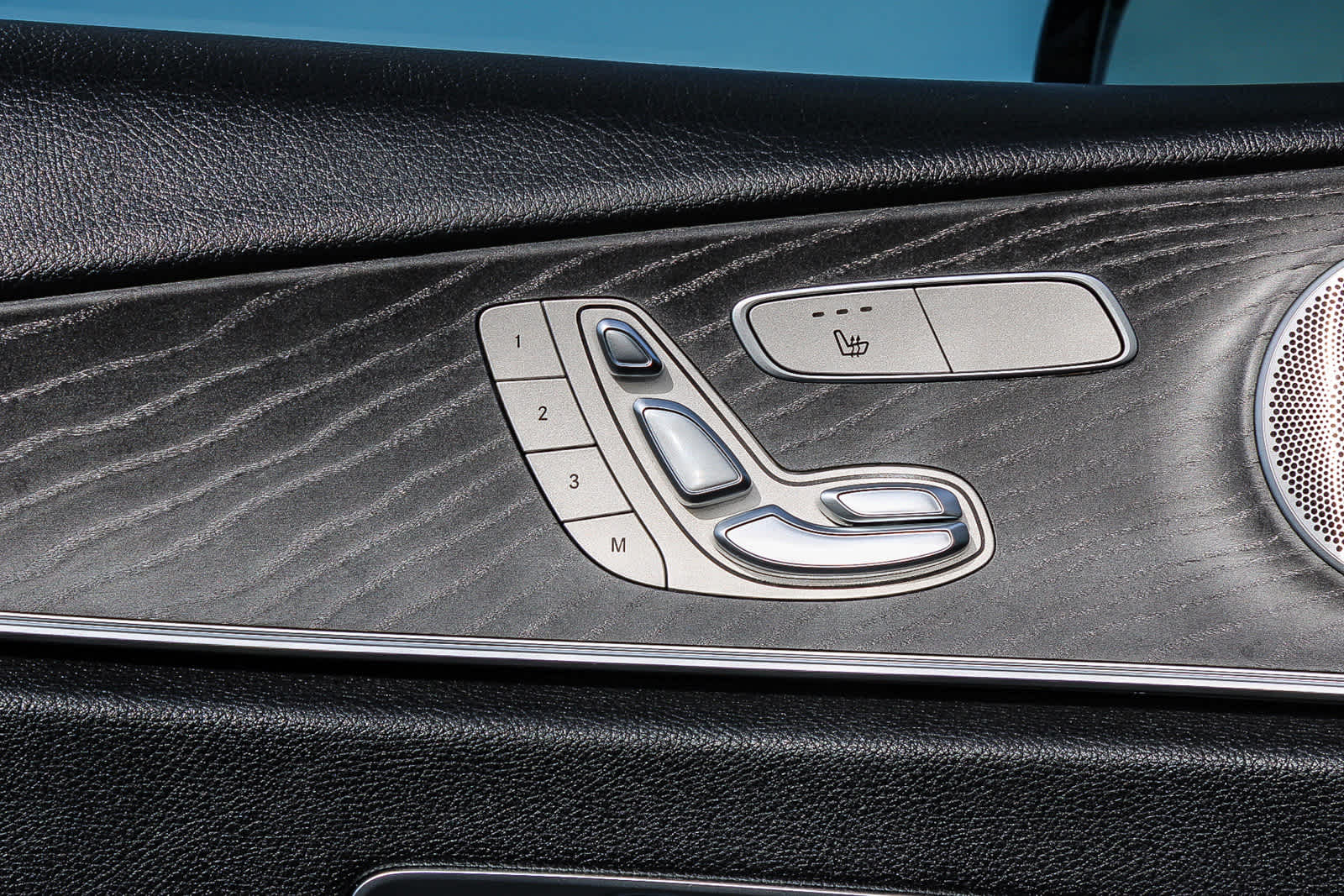 Thumbnail: 2021 Mercedes-Benz E-Class - 20