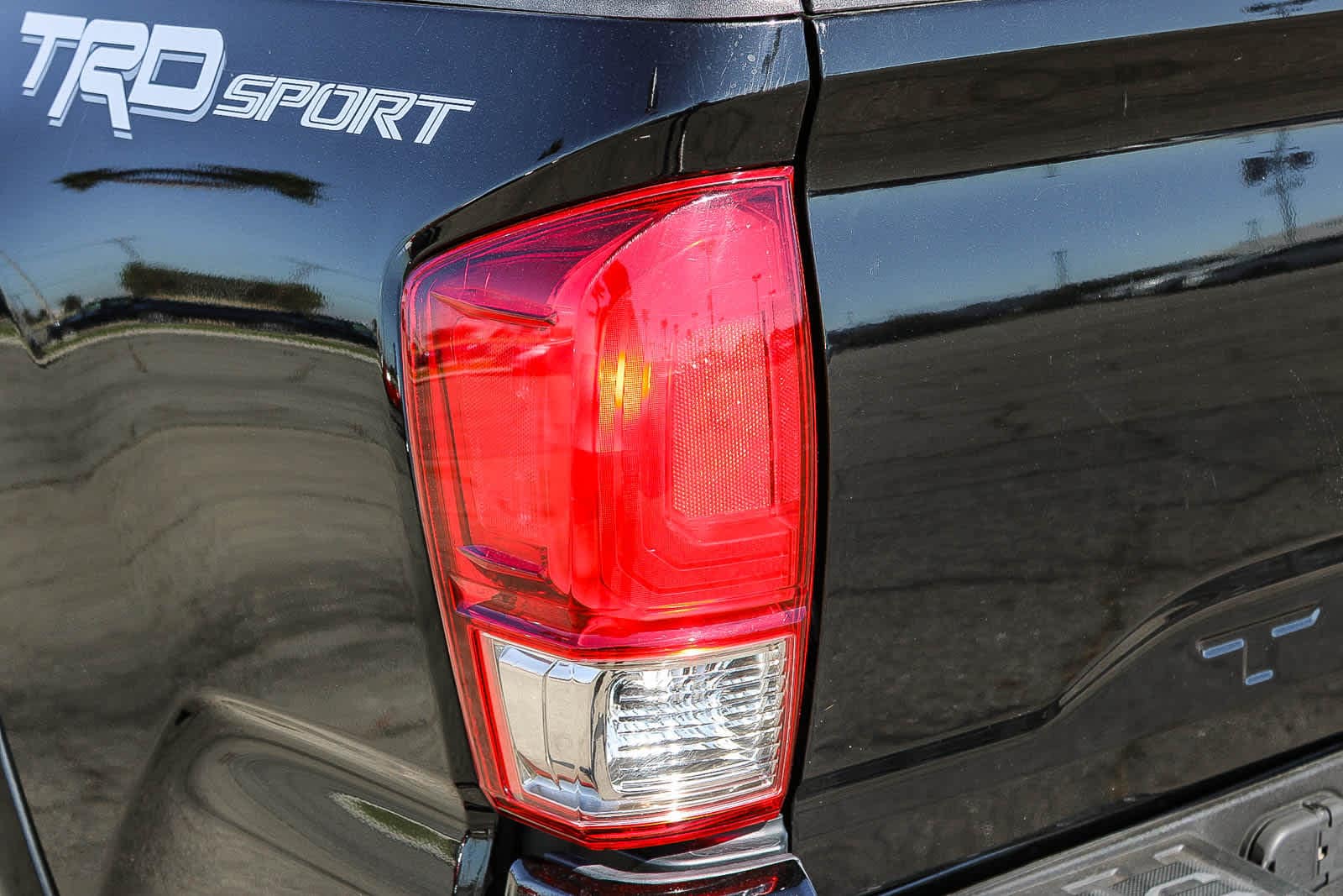 2017 Toyota Tacoma TRD Sport V6 photo 6