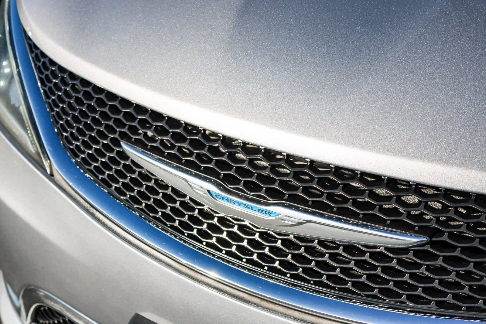 Thumbnail: 2018 Chrysler Pacifica - 11