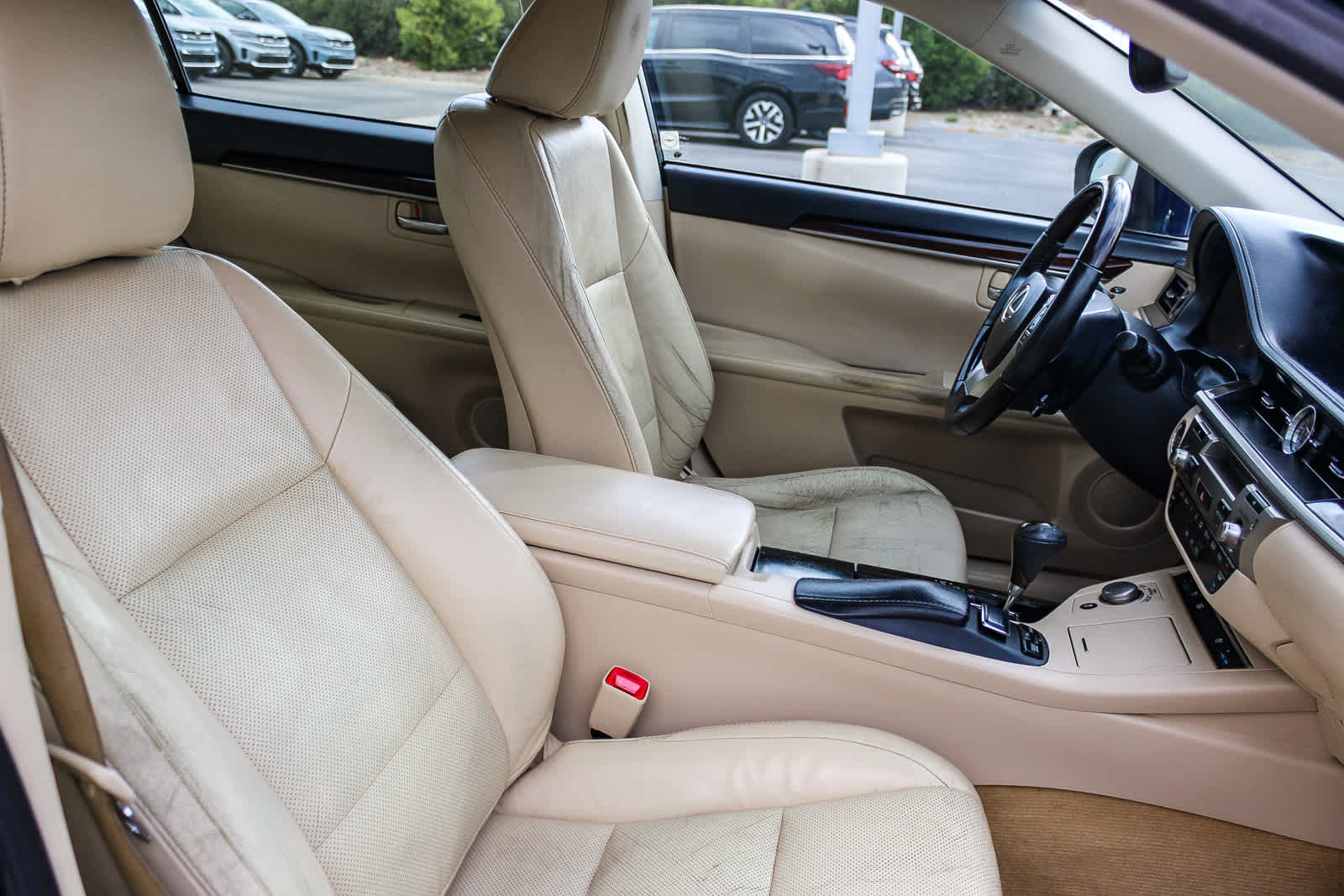 Thumbnail: 2014 Lexus ES - 18