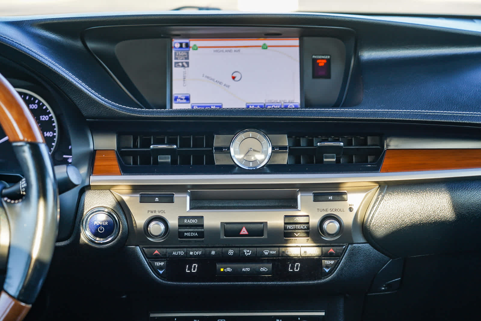 Thumbnail: 2013 Lexus ES - 13