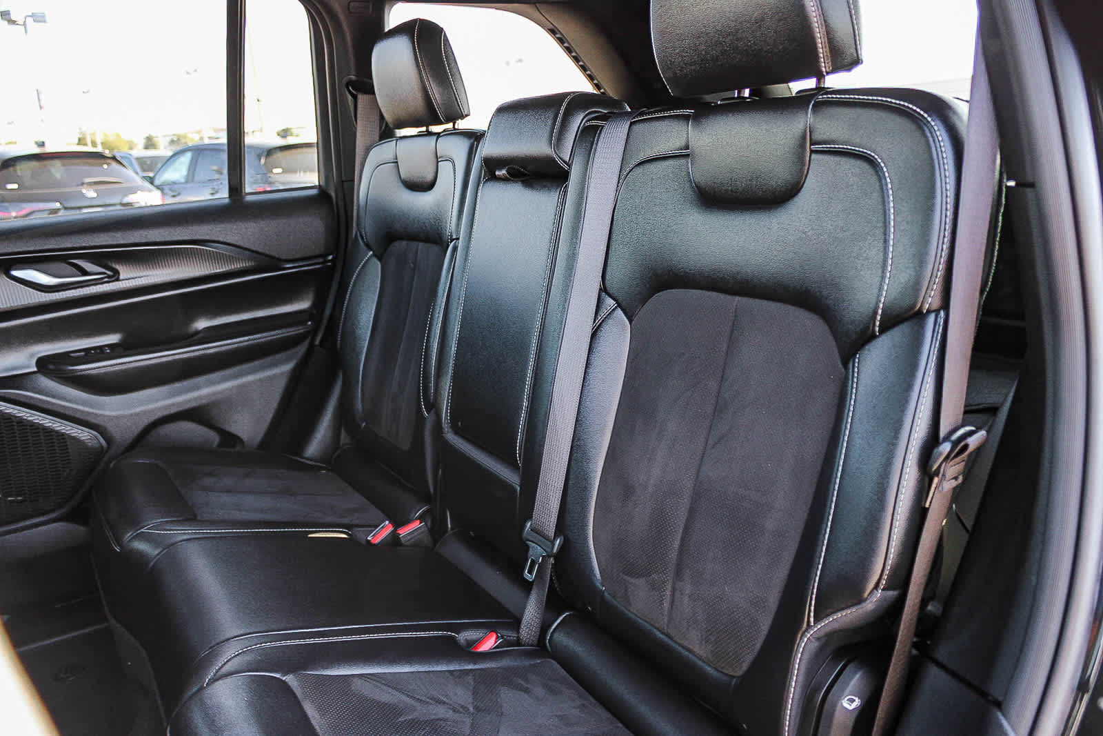 Thumbnail: 2024 Jeep Grand Cherokee - 18