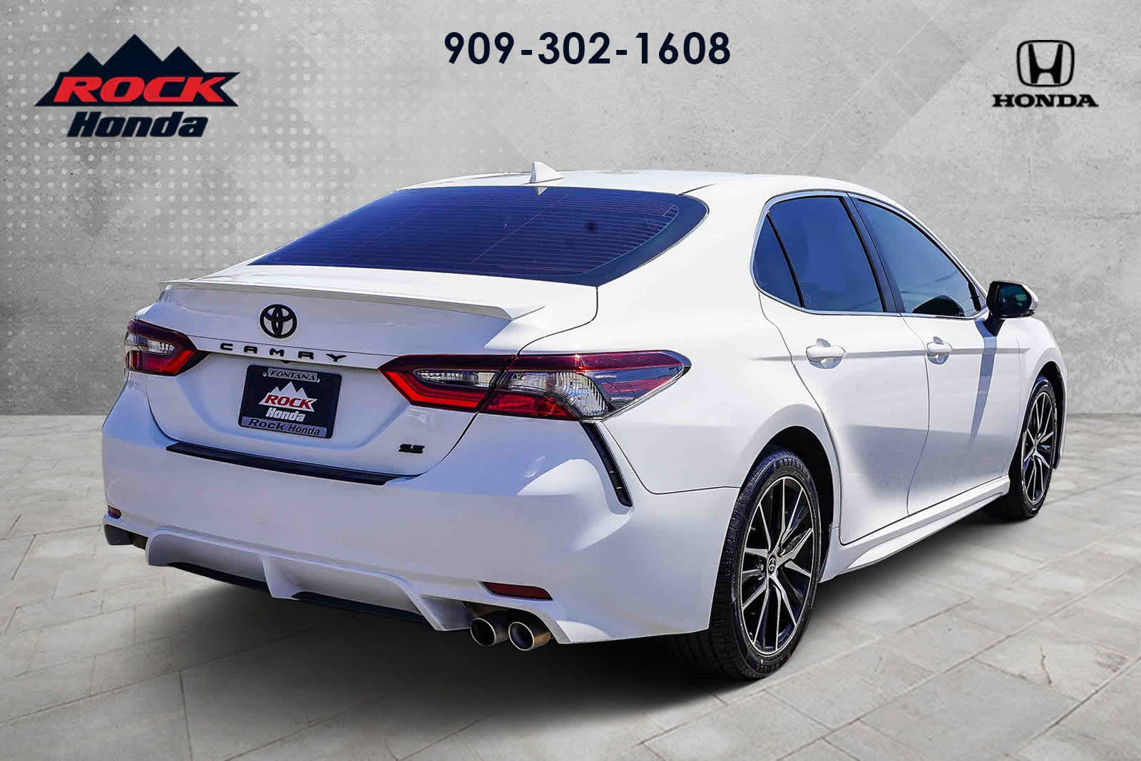 2023 Toyota Camry SE photo 4