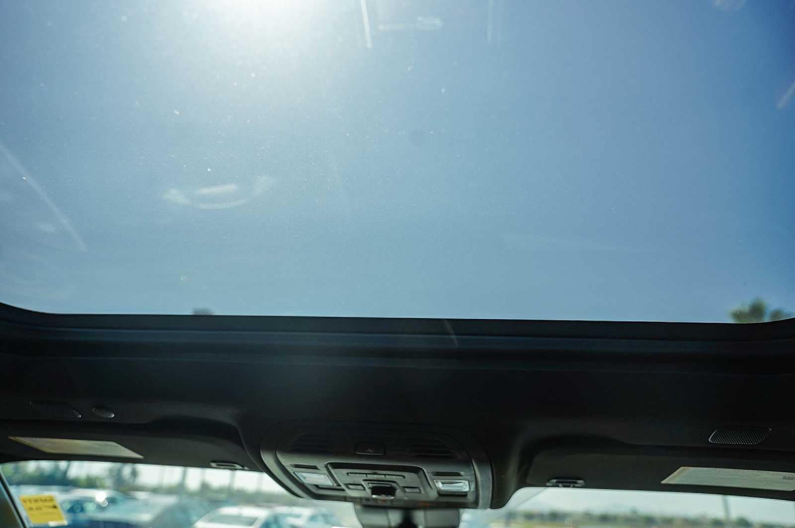 Thumbnail: 2023 GMC Yukon XL - 16