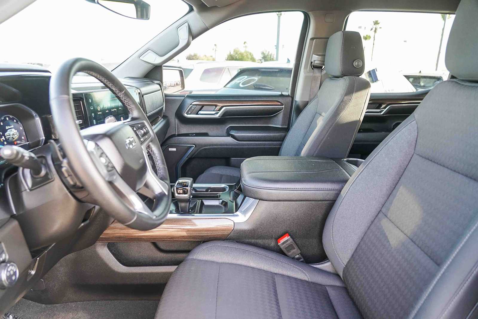 Thumbnail: 2024 Chevrolet Silverado 1500 - 17