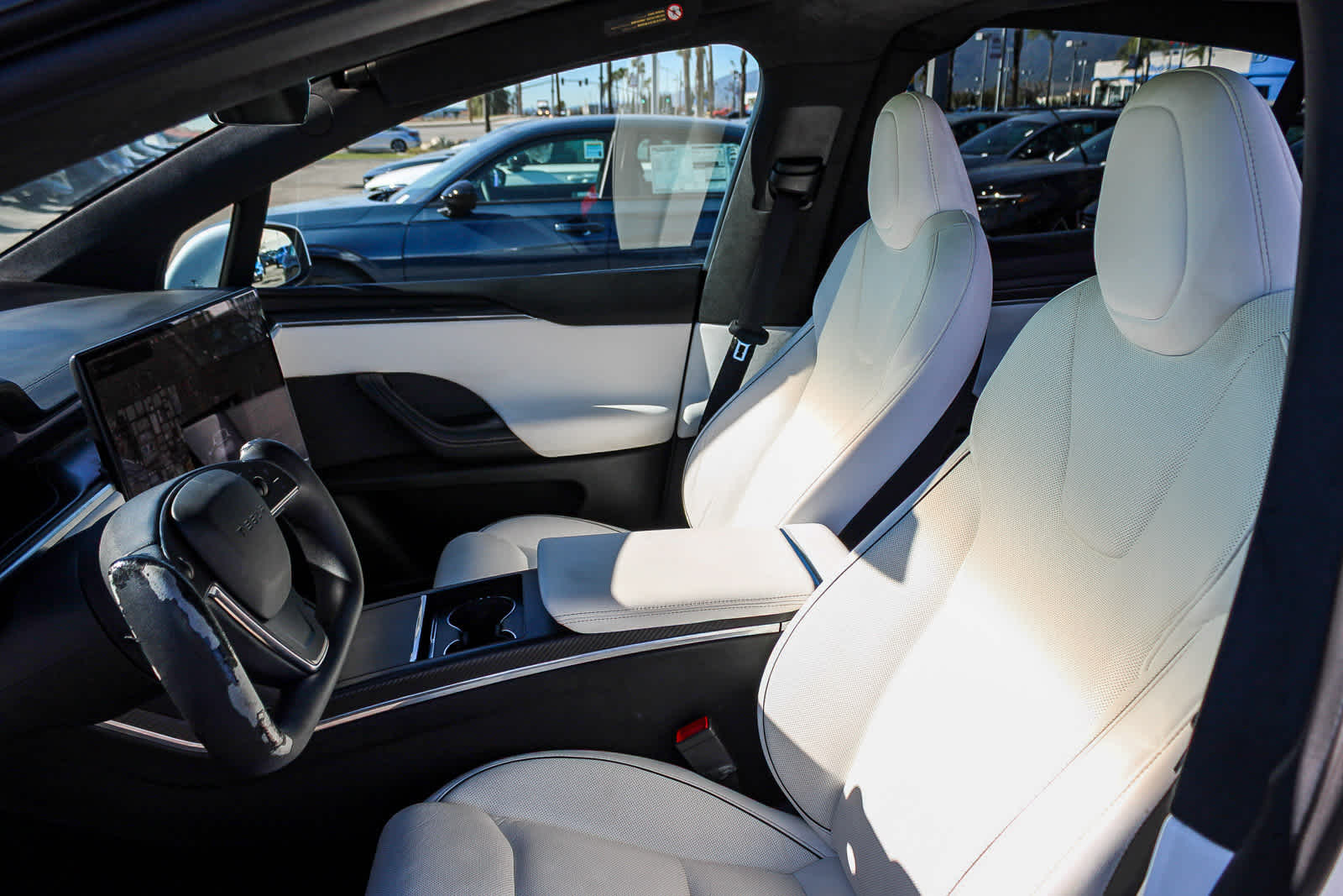 Thumbnail: 2022 Tesla Model X - 18