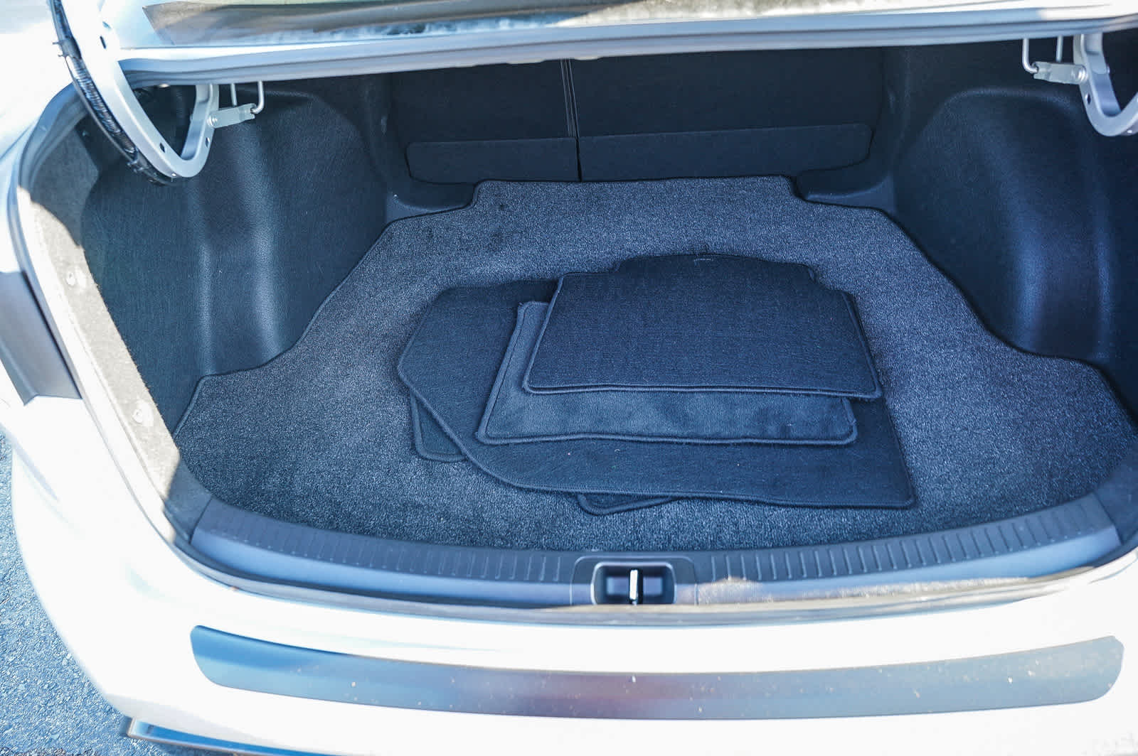 Thumbnail: 2023 Toyota Corolla - 25