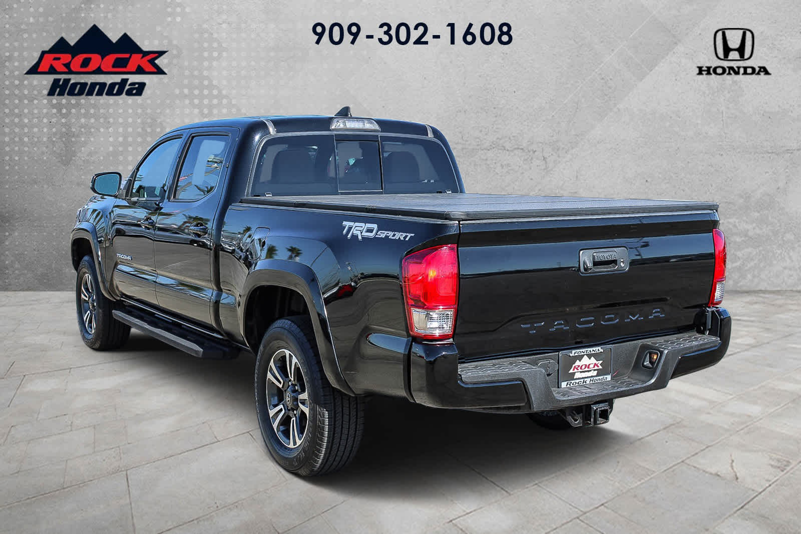 2017 Toyota Tacoma TRD Sport V6 photo 5