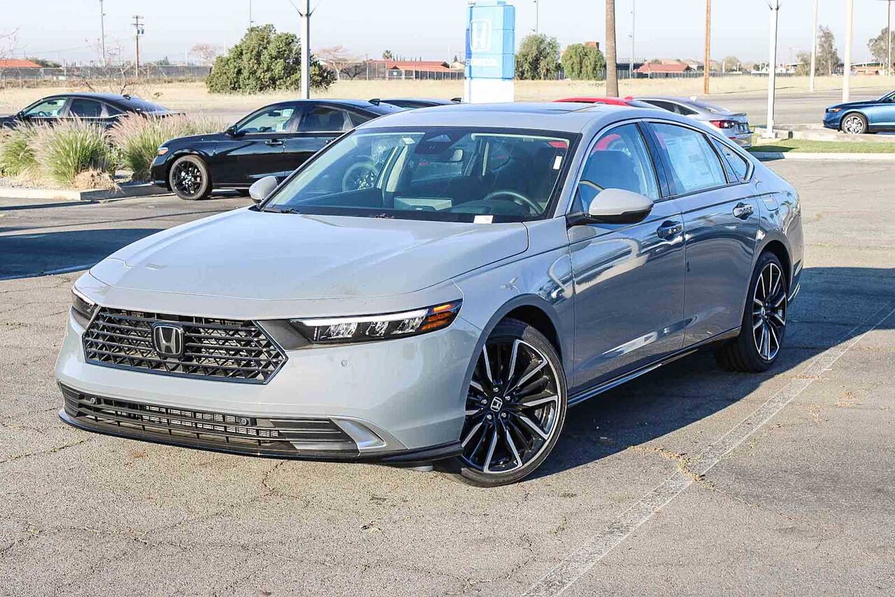 2026 Honda Accord Hybrid Touring — photo 1 of 24