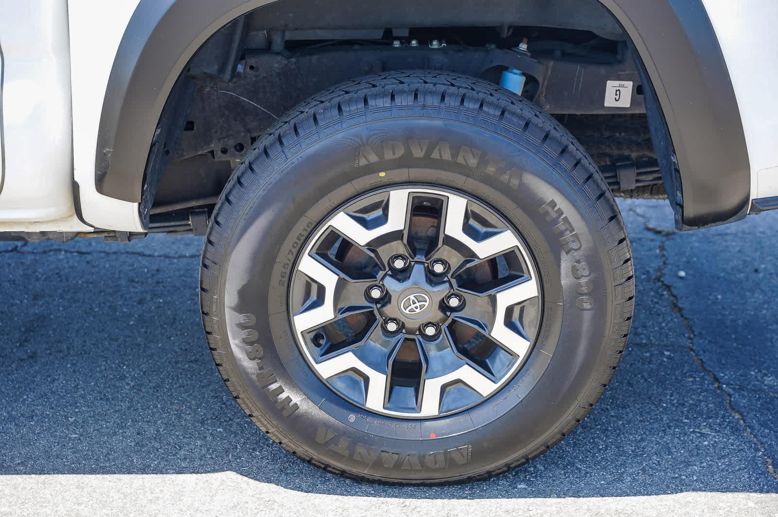 Thumbnail: 2022 Toyota Tacoma - 8