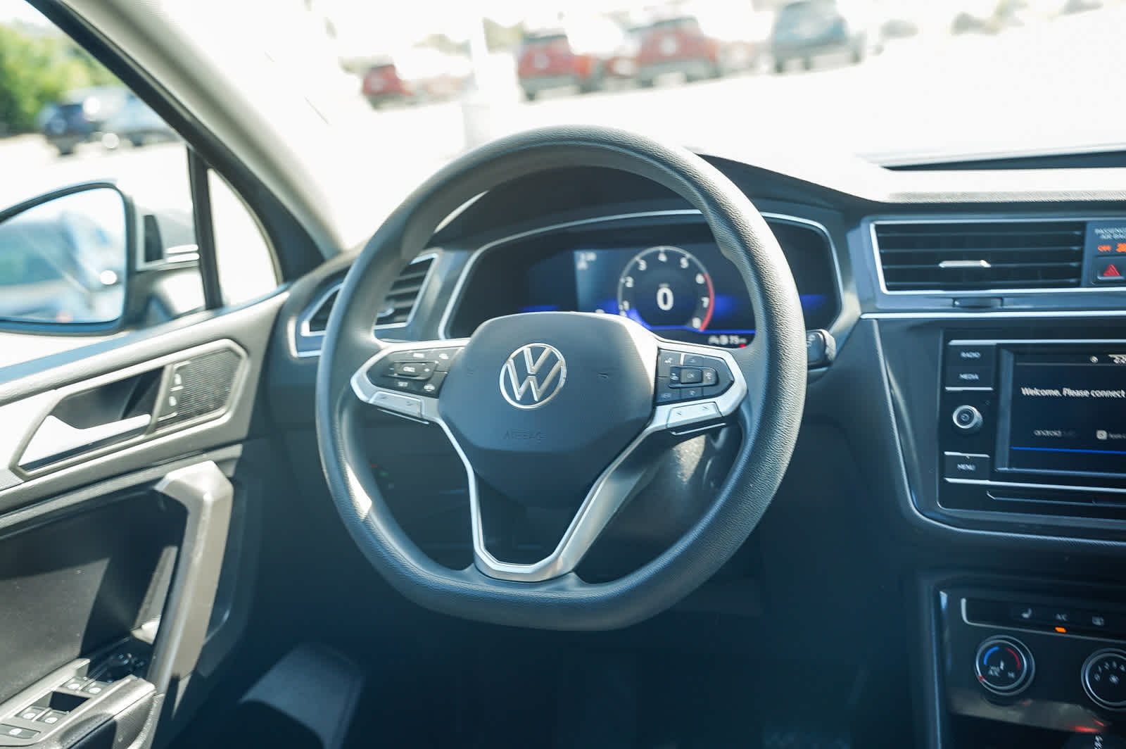 Thumbnail: 2022 Volkswagen Tiguan - 14