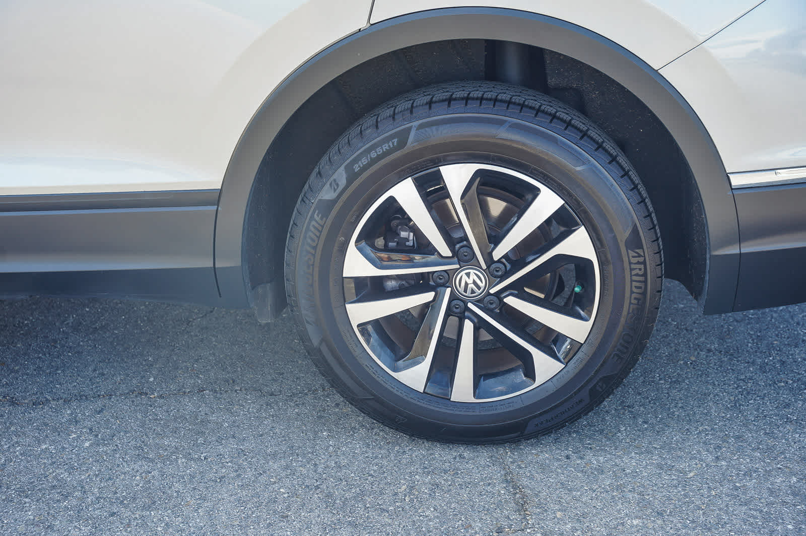 Thumbnail: 2022 Volkswagen Tiguan - 7