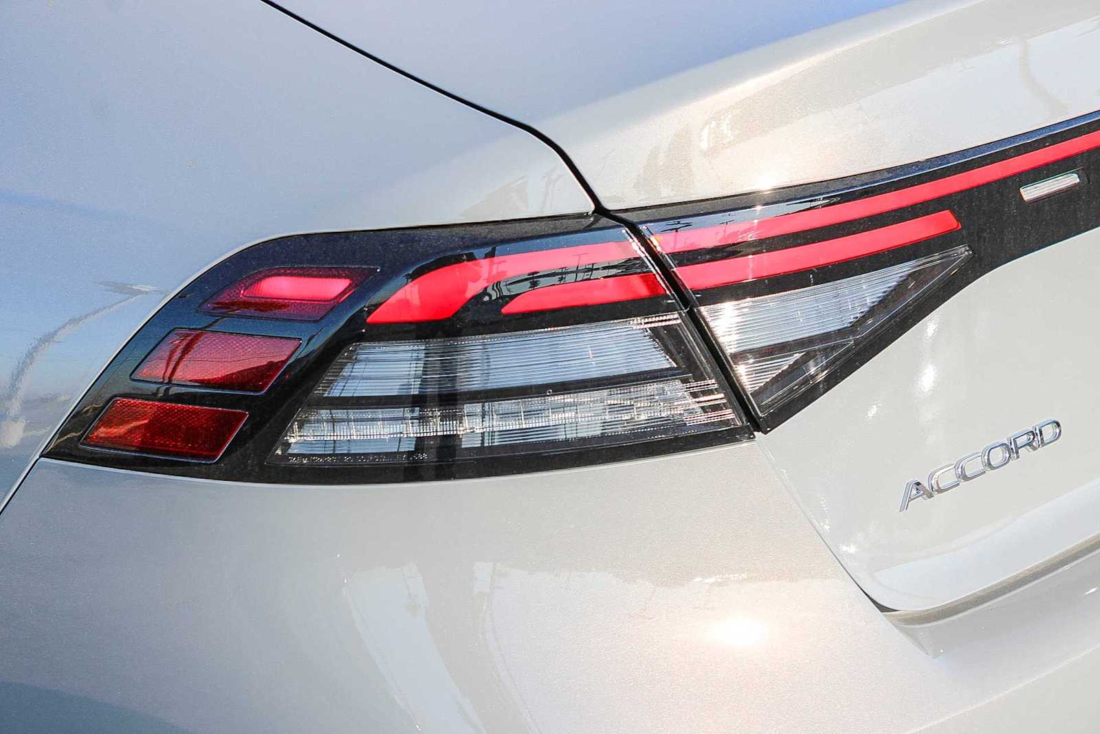 2026 Honda Accord Hybrid Touring - Photo 7