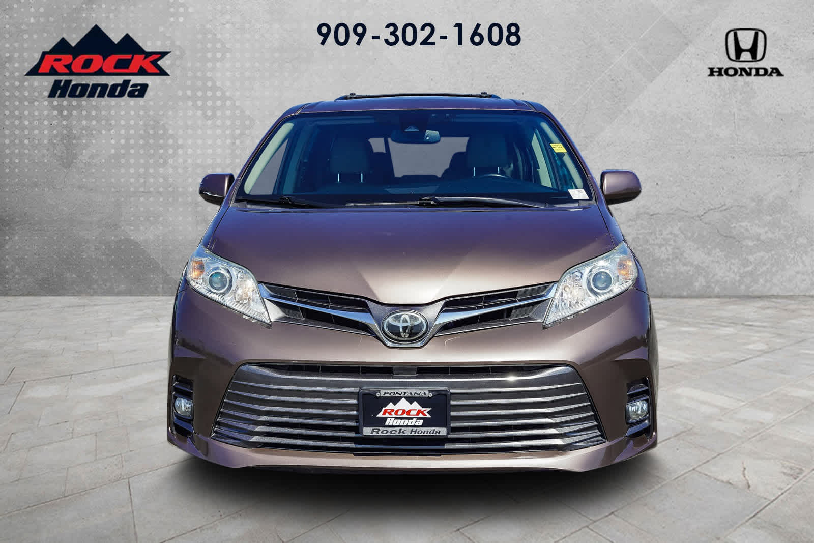 Thumbnail: 2019 Toyota Sienna - 2