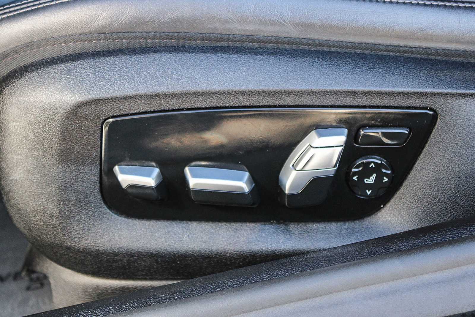 Thumbnail: 2022 BMW 5 Series - 18